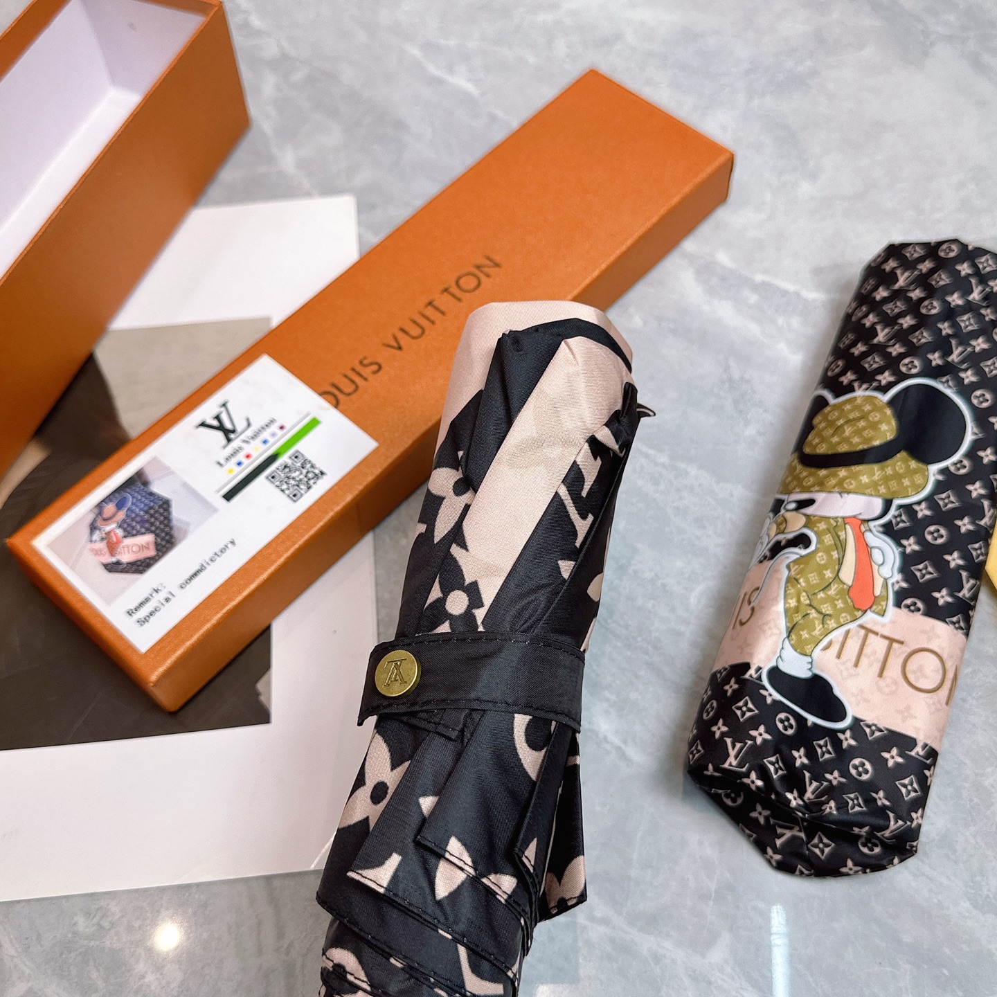 [TOP] Louis Vuitton LV Umbrella - Black