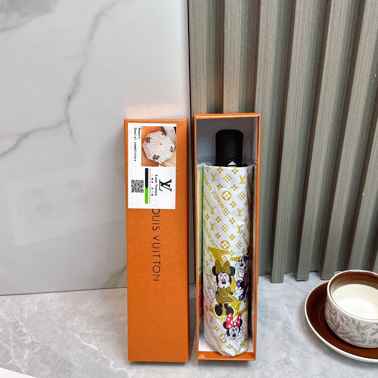 [TOP] Louis Vuitton LV Umbrella - White