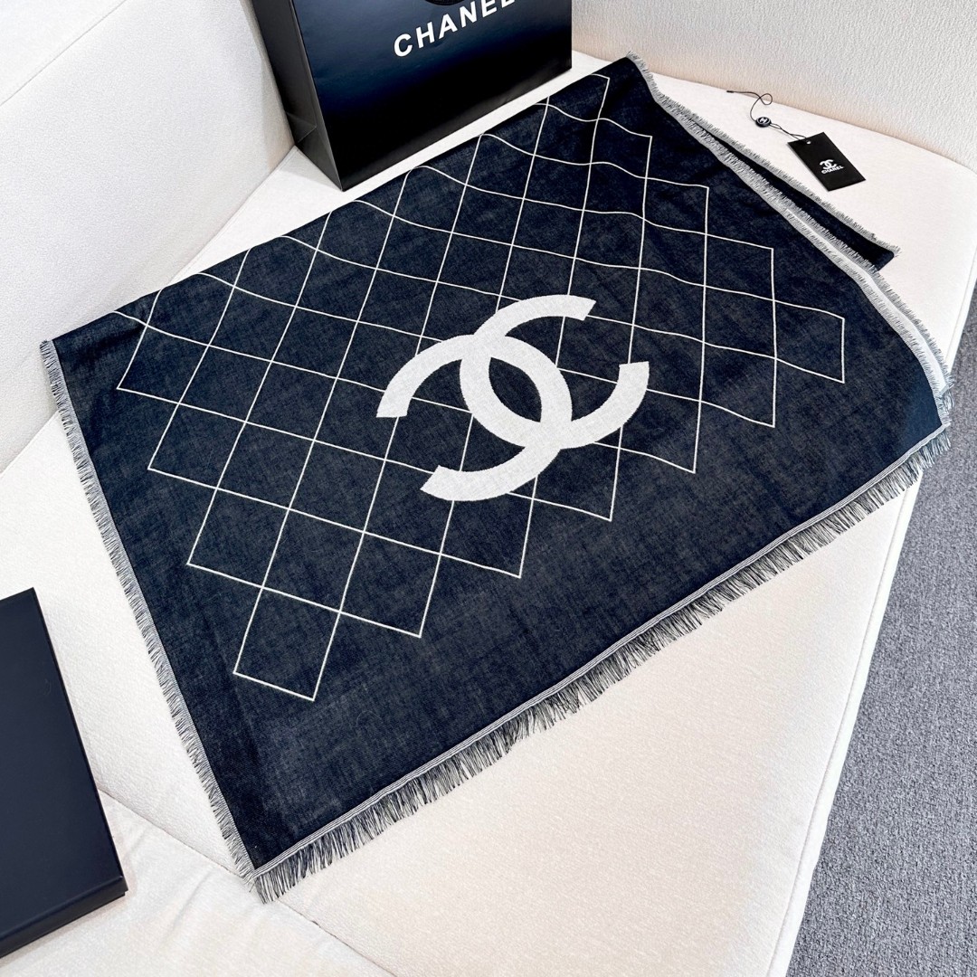 [TOP] CHANEL Black and White Scarf 70x200cm - Black and White
