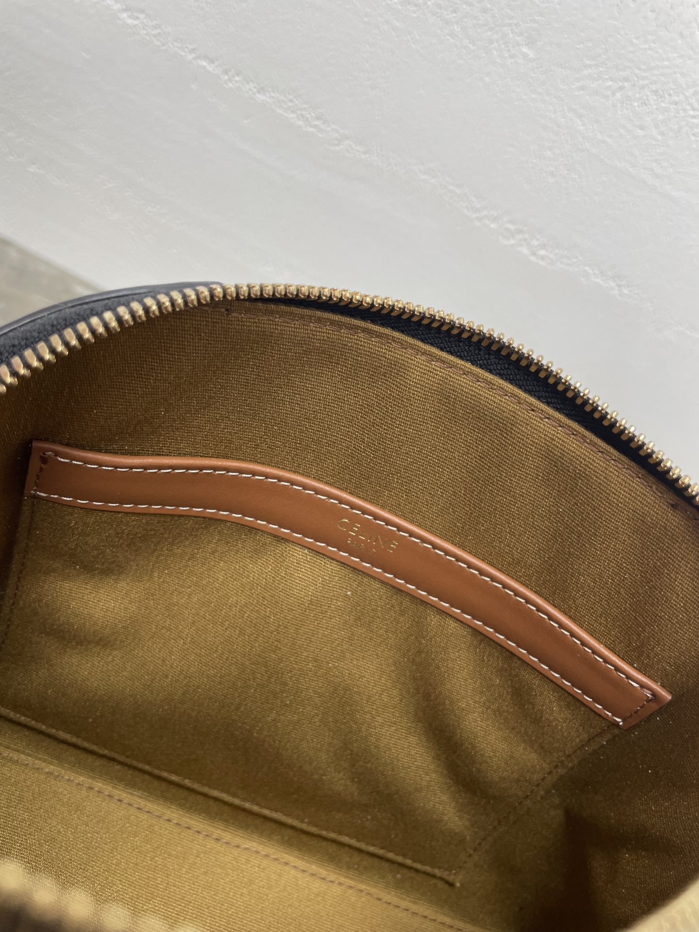 [TOP] CELINE Shell Bag 25×17x10 cm - Brown