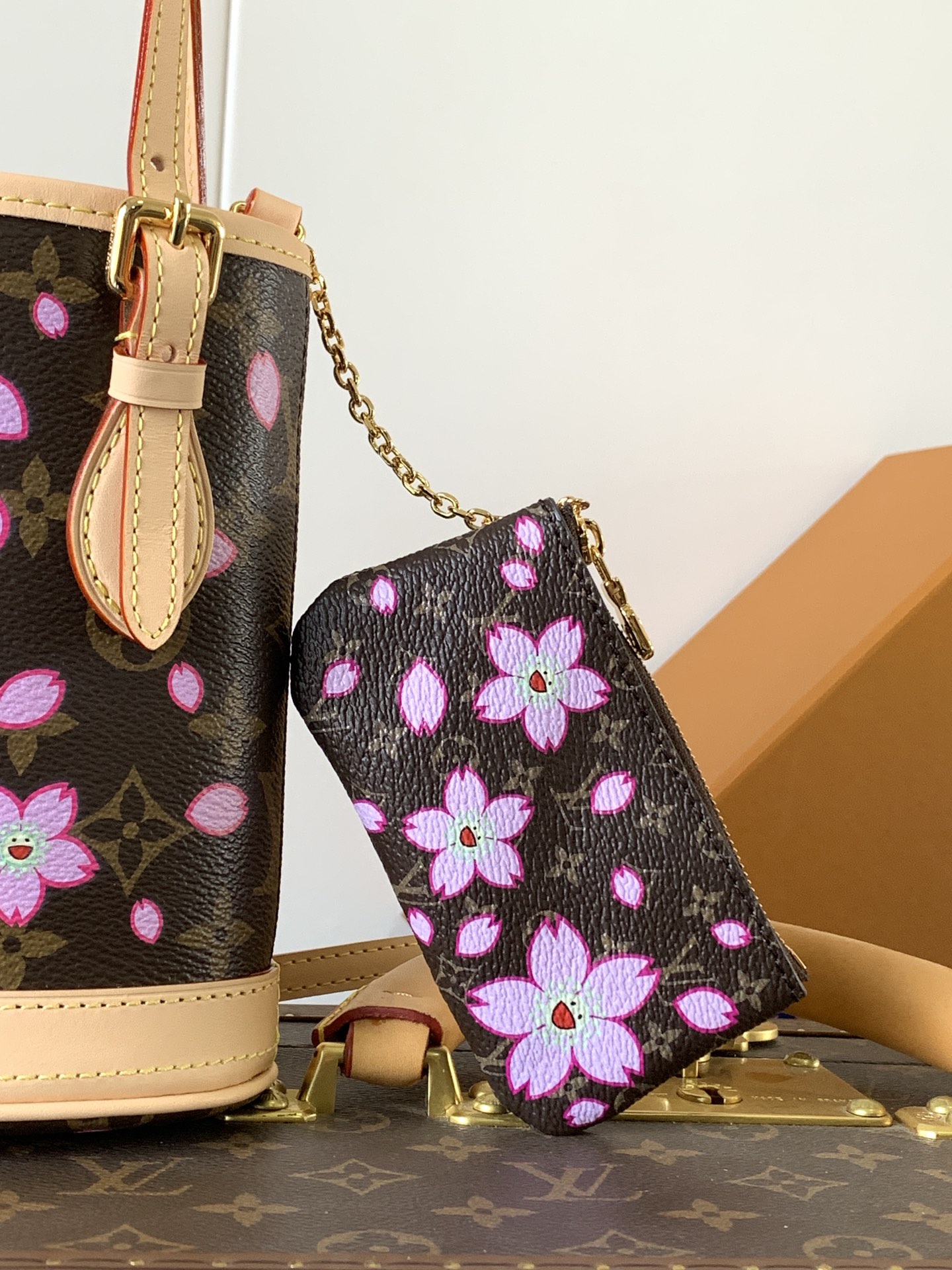 [TOP] Louis Vuitton LV Nano Bucket Bag with Cherry Blossom Pattern 13 x 17 x 9cm - Brown