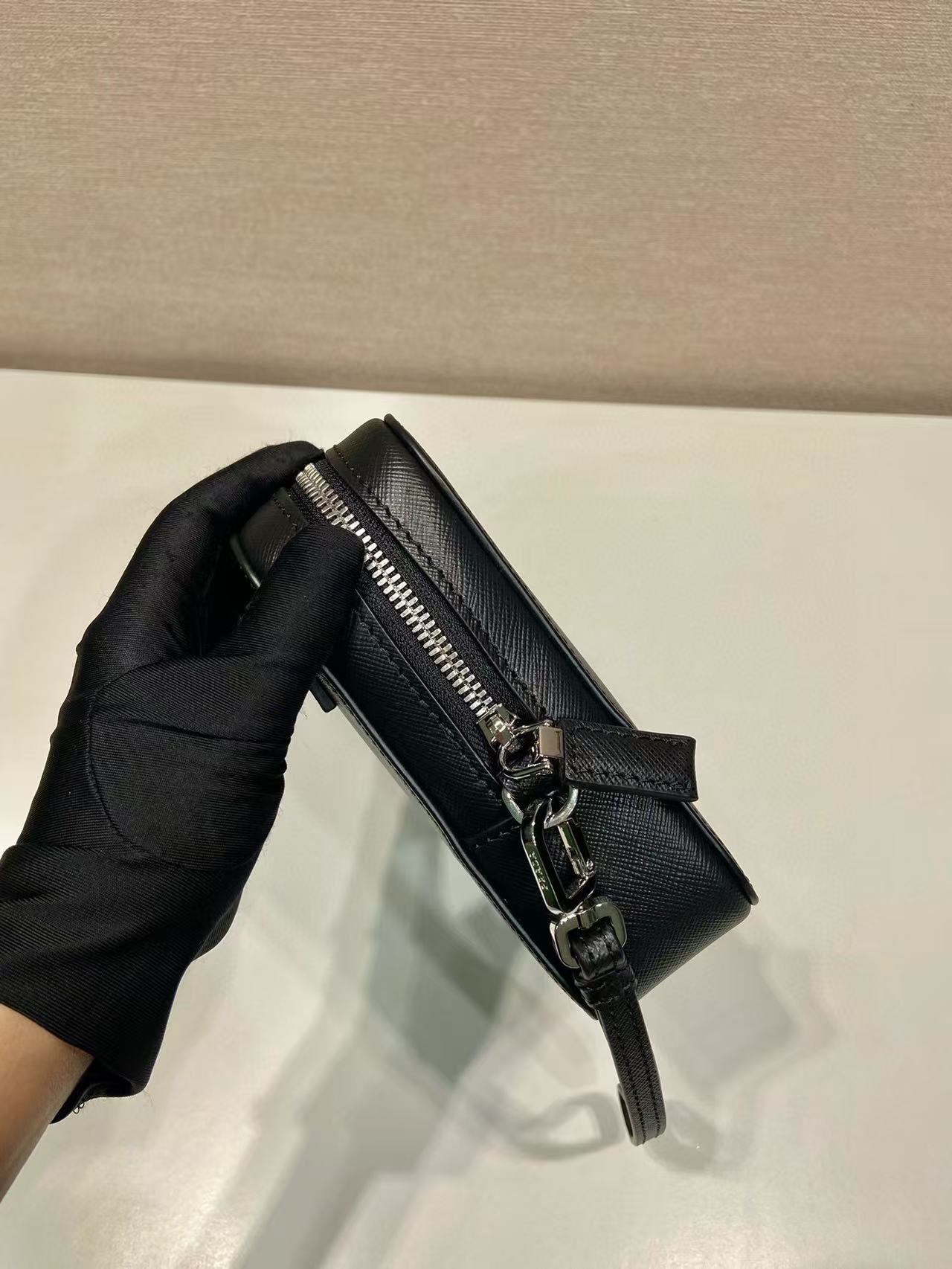[TOP] PRADA Leather Handbag  23×15 cm - Black