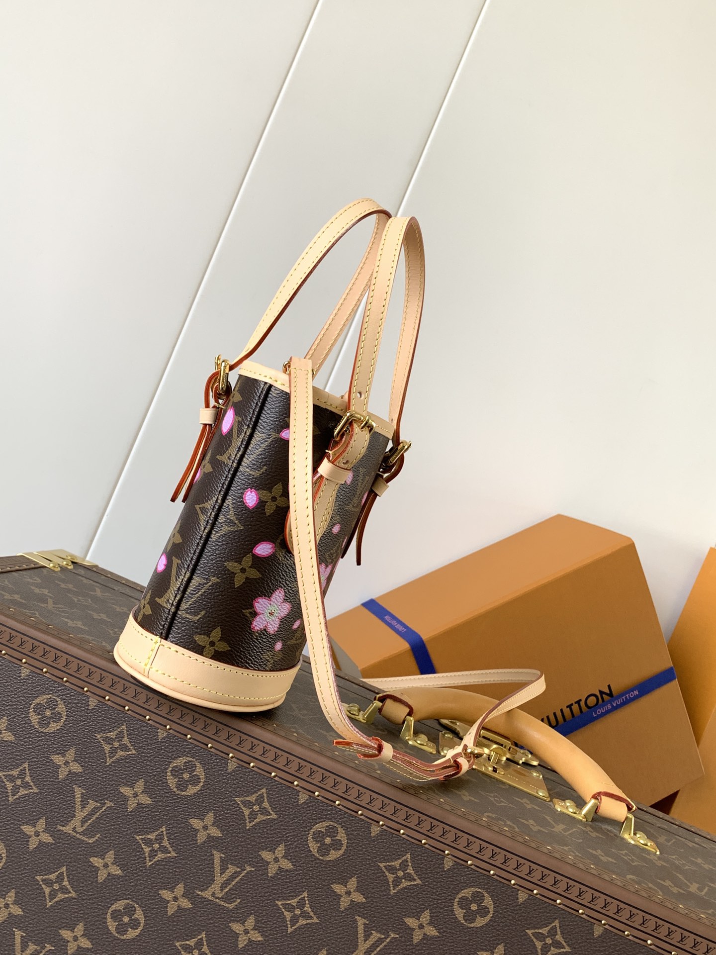 [TOP] Louis Vuitton LV Nano Bucket Bag with Cherry Blossom Pattern 13 x 17 x 9cm - Brown