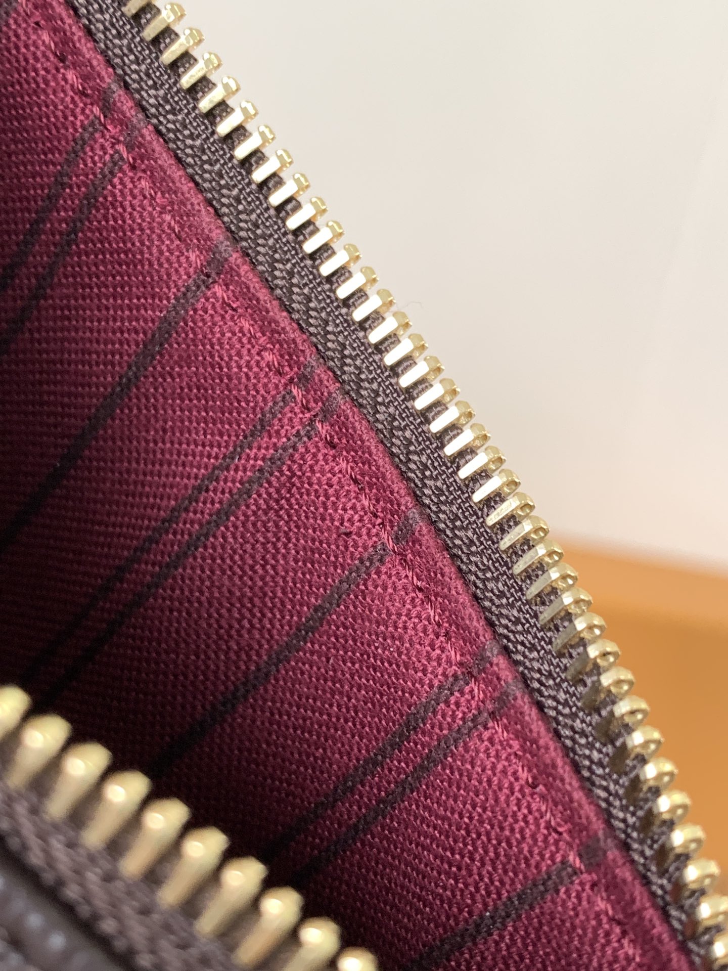 [TOP] Louis Vuitton LV Easy Pouch Bag Monogram Empreinte Leather 19.0 x 11.5 x 3.0 cm - Chocolate