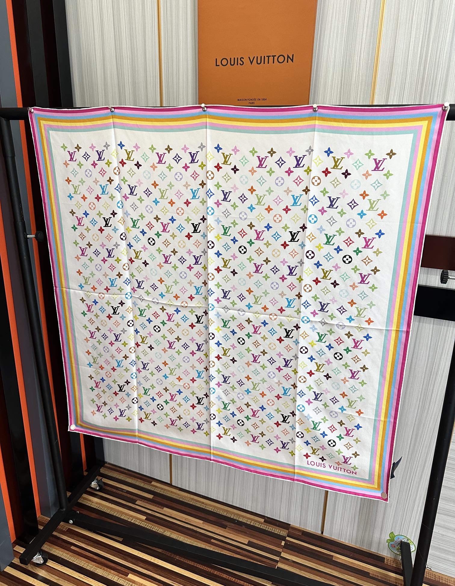 [TOP] Louis Vuitton LV Silk Square Scarf 90 x 90 cm - 2 Colors