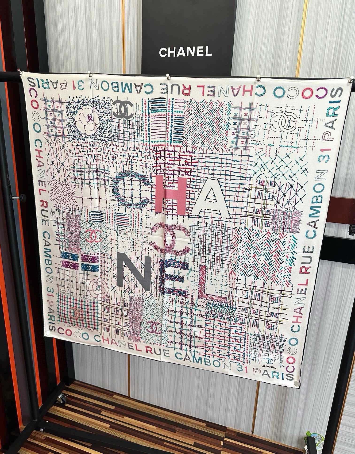 [TOP] CHANEL Silk Scarf 90 x 90 cm - 2 Colors