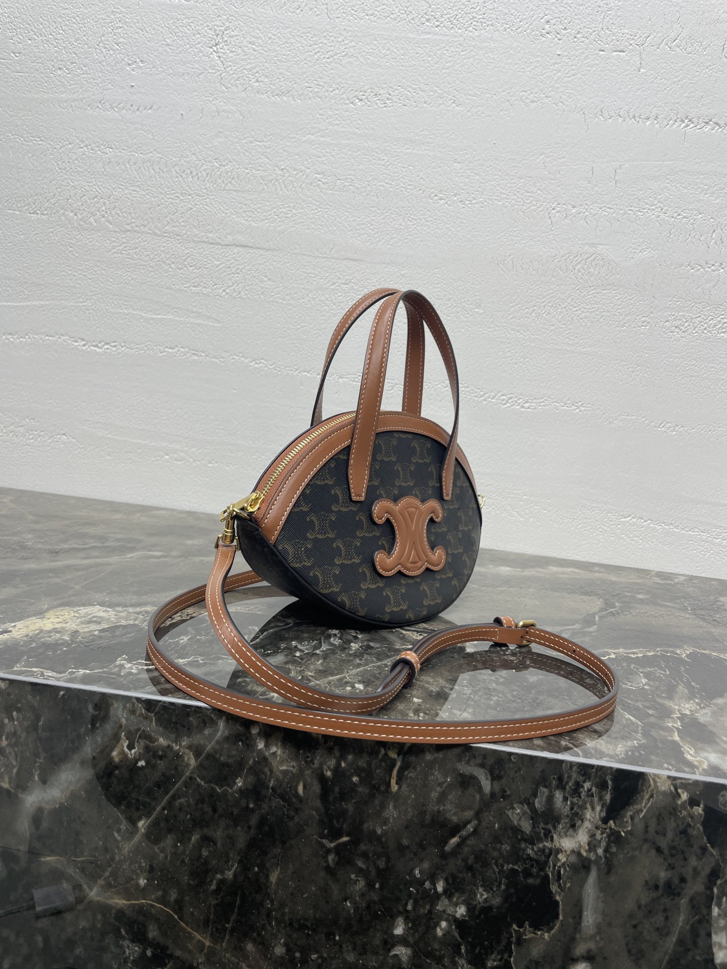 [TOP] CELINE  Bag 21 X 24 X 5cm - Brown