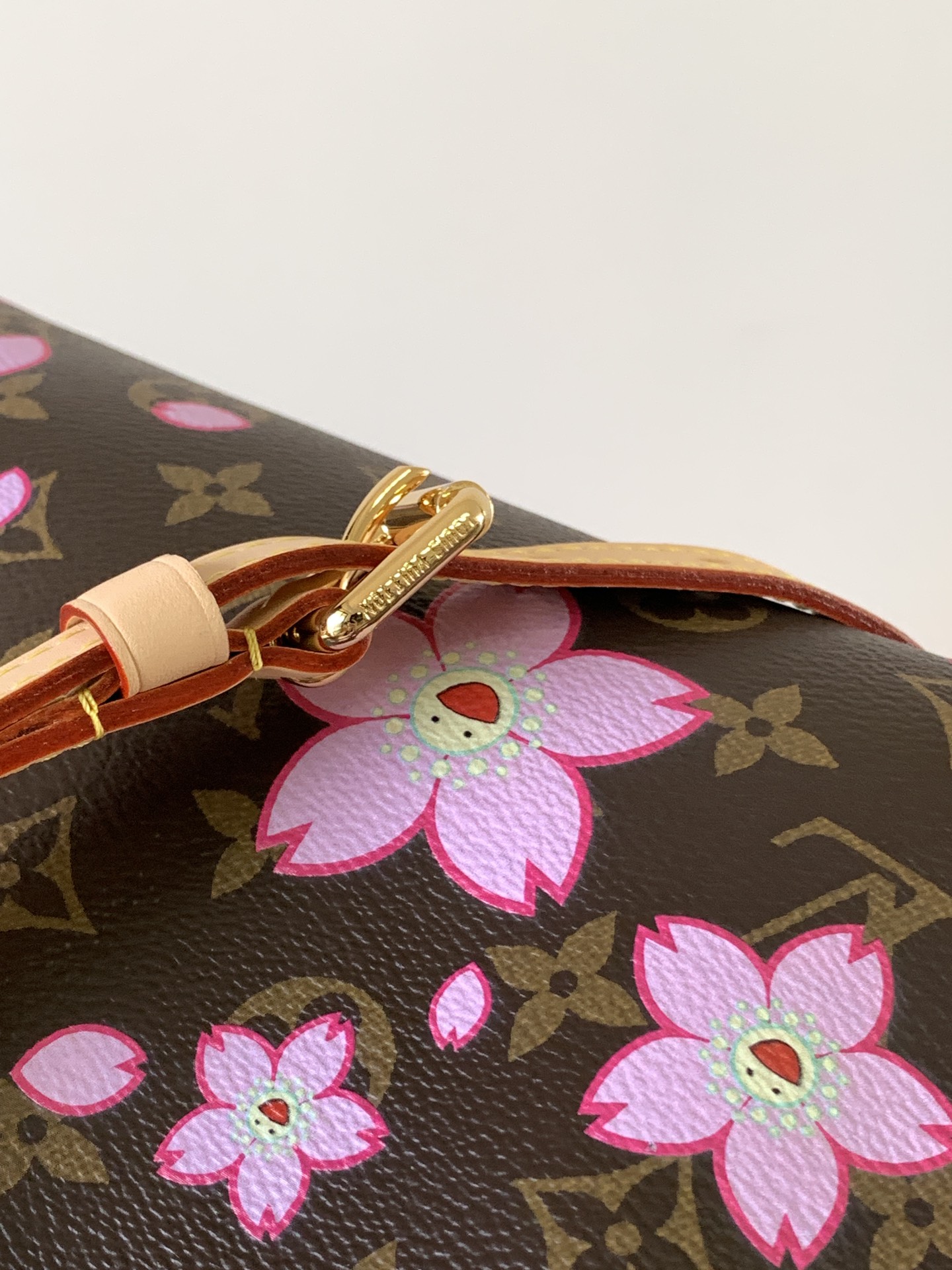 [TOP] Louis Vuitton LV On The Go Bag with Cherry Blossom Pattern 25x19x11.5cm - Brown