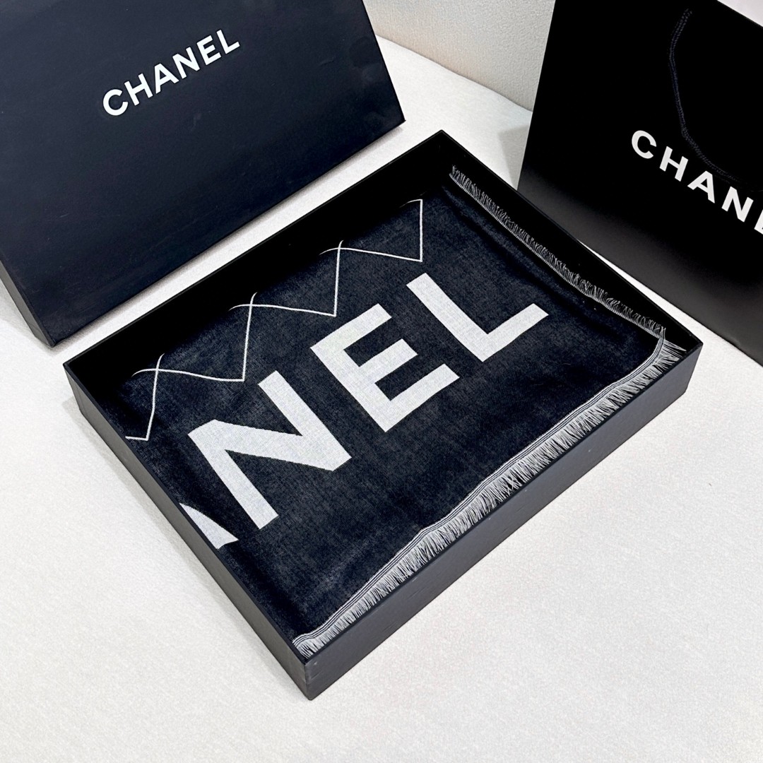 [TOP] CHANEL Black and White Scarf 70x200cm - Black and White