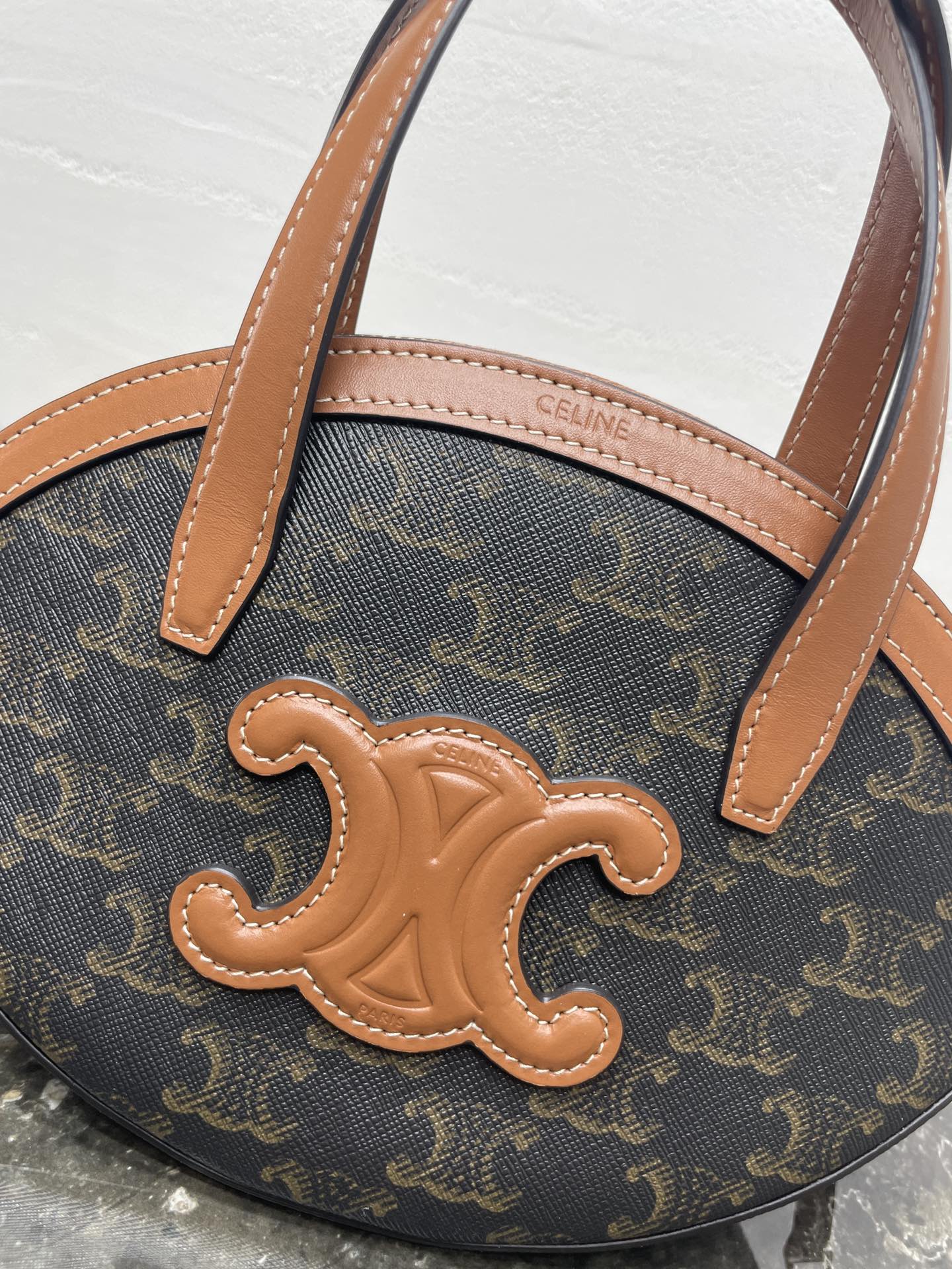 [TOP] CELINE  Bag 21 X 24 X 5cm - Brown