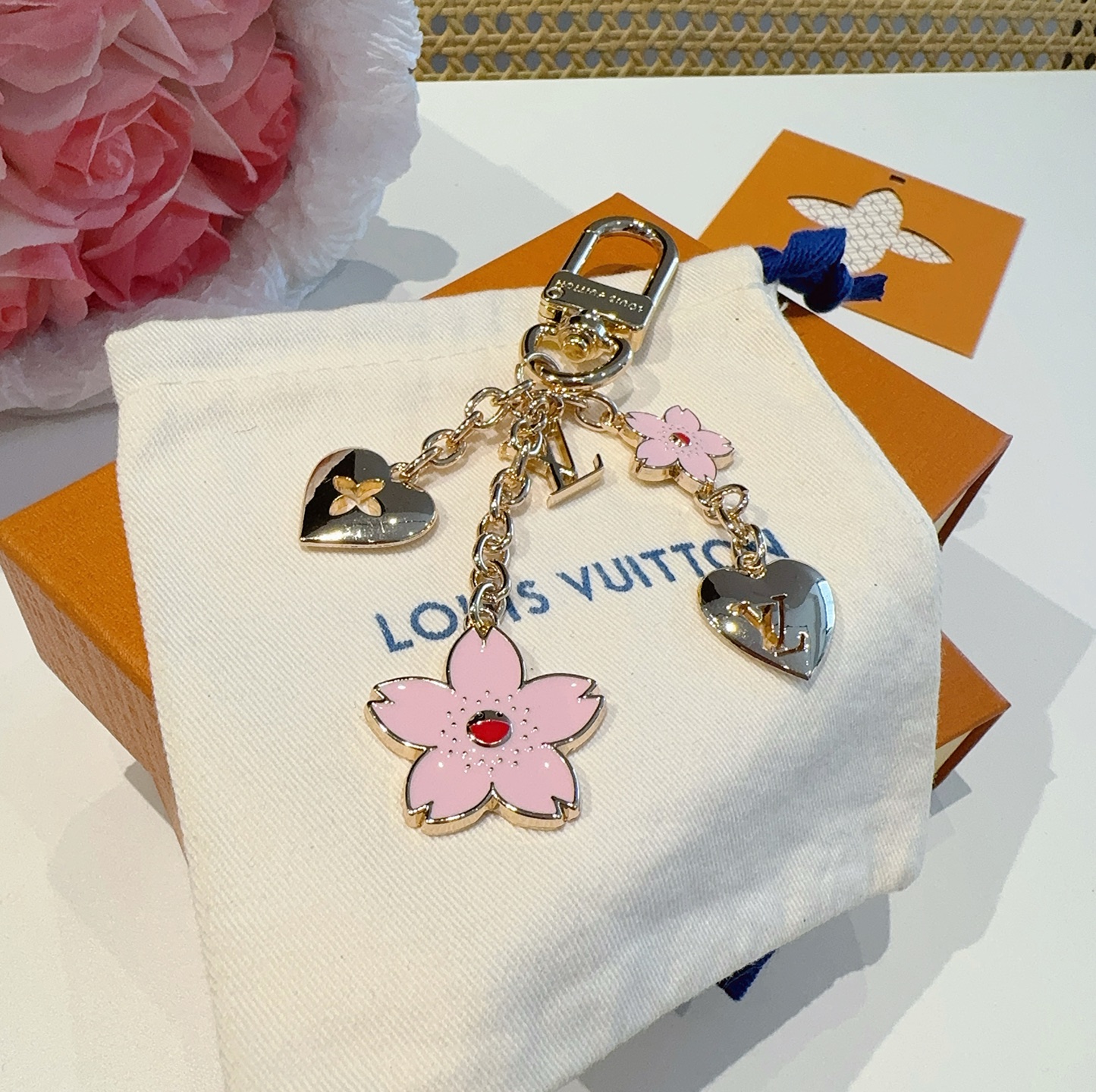 [TOP] Louis Vuitton LV Cherry Blossoms Key Chain  - Gold