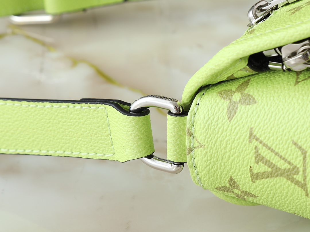 [TOP] Louis Vuitton LV Pulse Messenger Bag Monogram Eclipse Canvas 17 x 11 x 26.6cm - Green