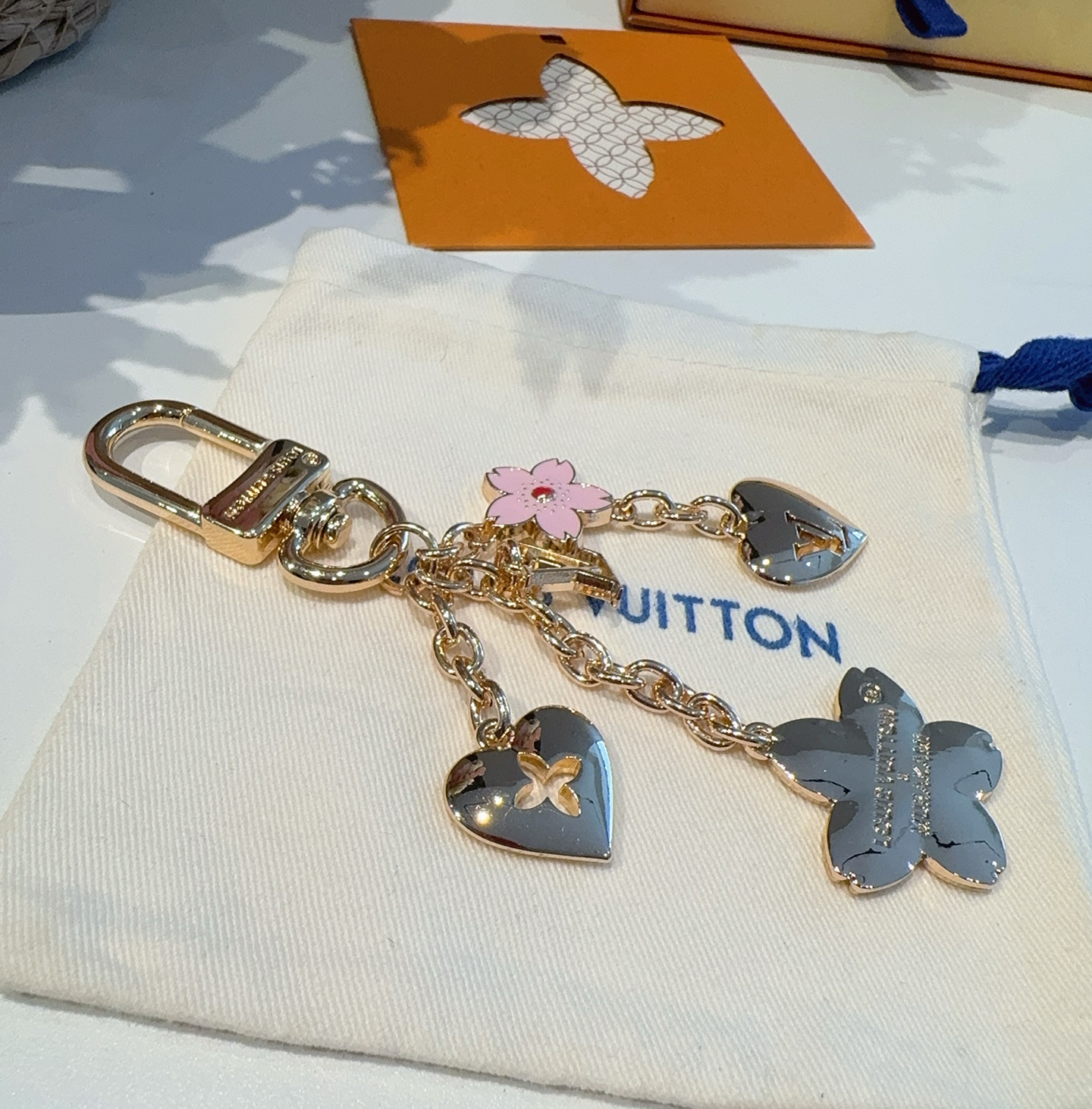 [TOP] Louis Vuitton LV Cherry Blossoms Key Chain  - Gold