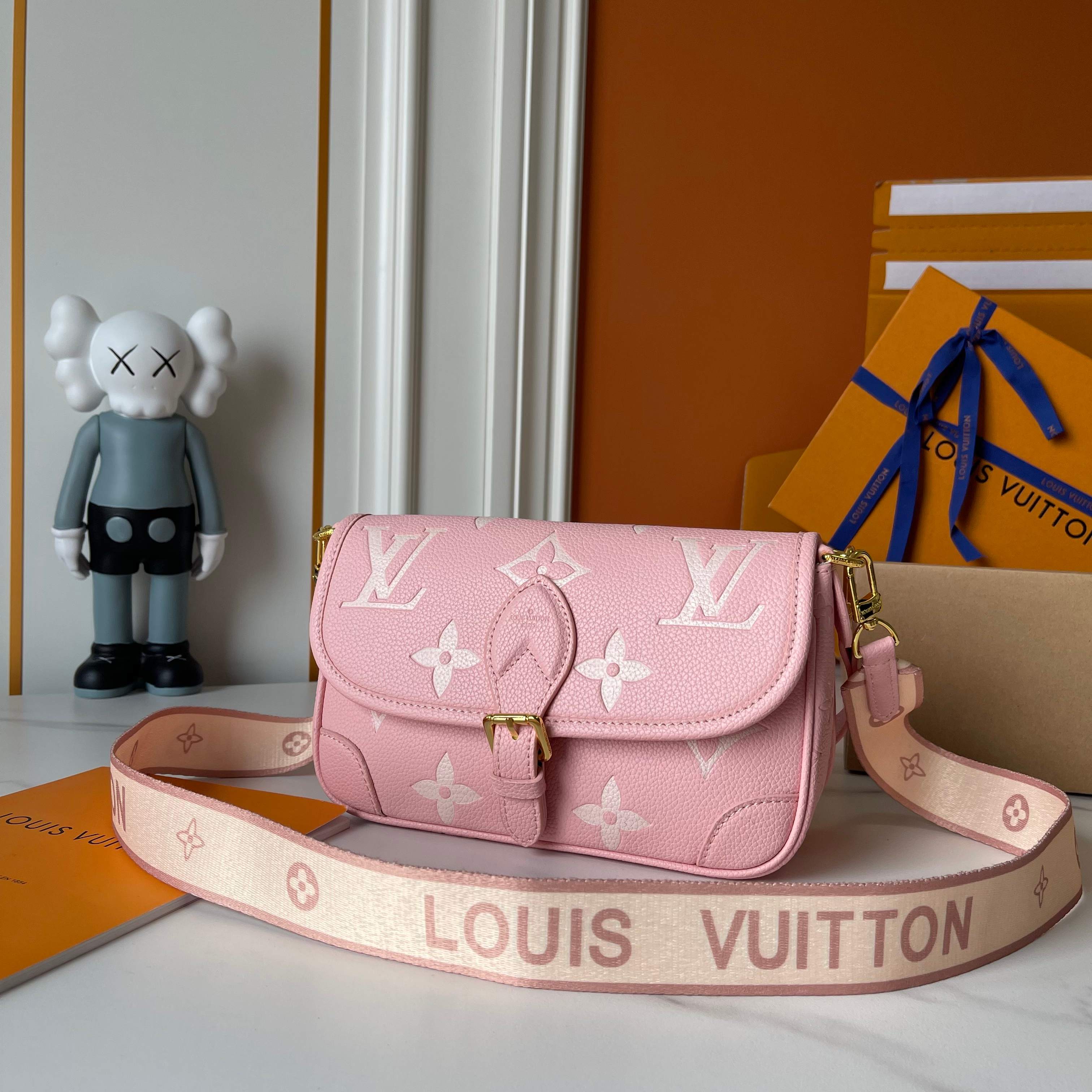 [TOP] Louis Vuitton LV Diane Bag 25×15×9 cm - Pink