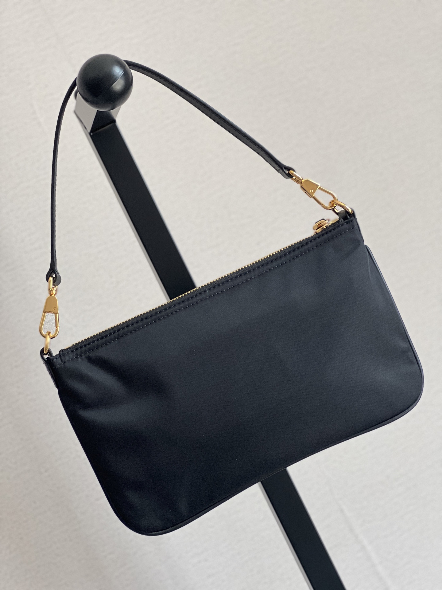 [TOP] BURBERRY Underarm Bag 25x15x2cm - Black
