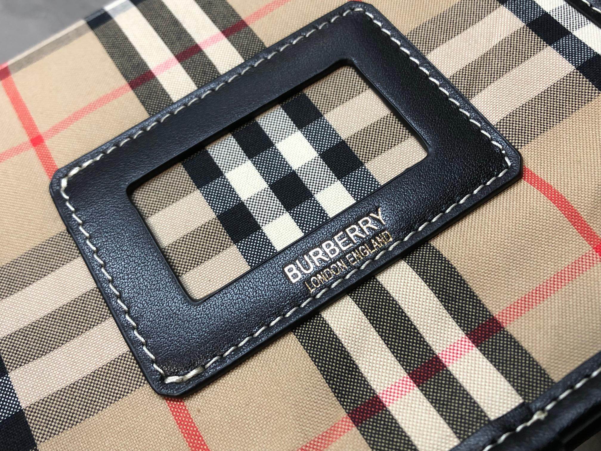 [TOP] BURBERRY Messenger Bag 18.5x7x16cm - Beige