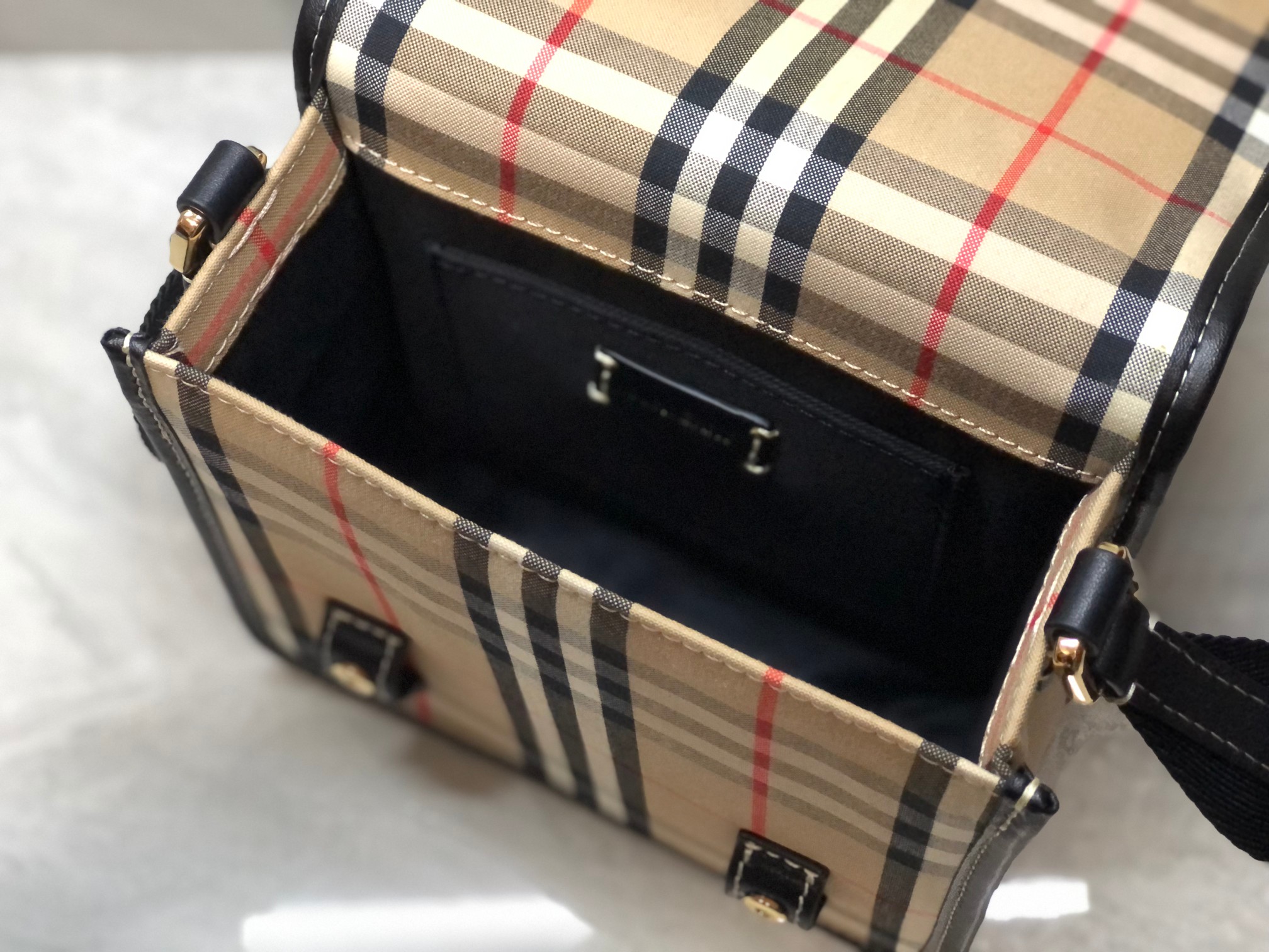 [TOP] BURBERRY Messenger Bag 18.5x7x16cm - Beige