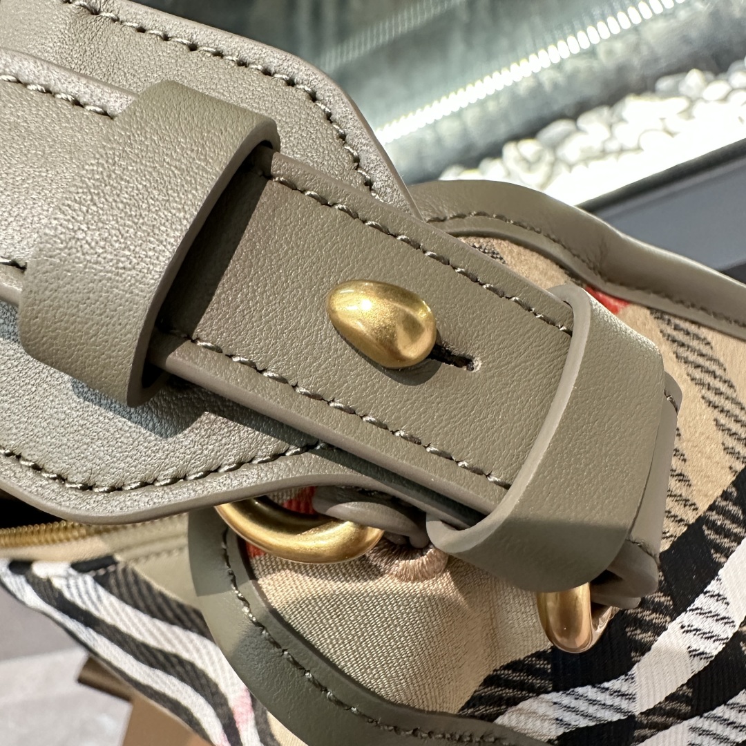 [TOP] BURBERRY Messenger Bag 27.5x11x19cm - Beige