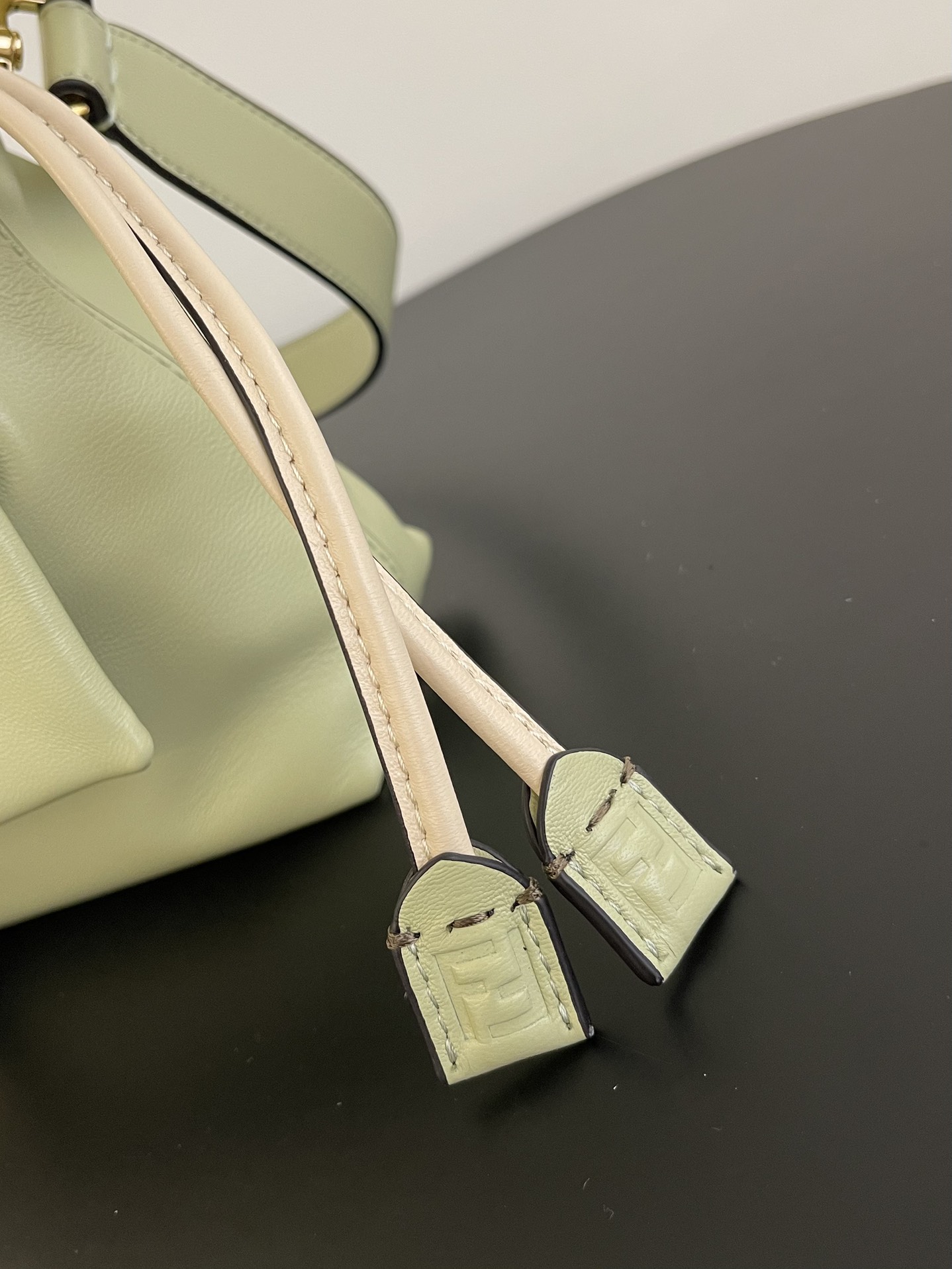 [TOP] FENDI Mamma Baguette Bag 26.5x8.5x18cm - Light Green