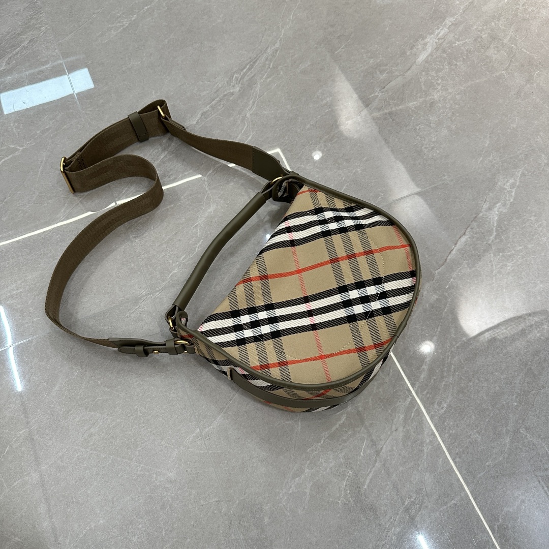 [TOP] BURBERRY Messenger Bag 27.5x11x19cm - Beige