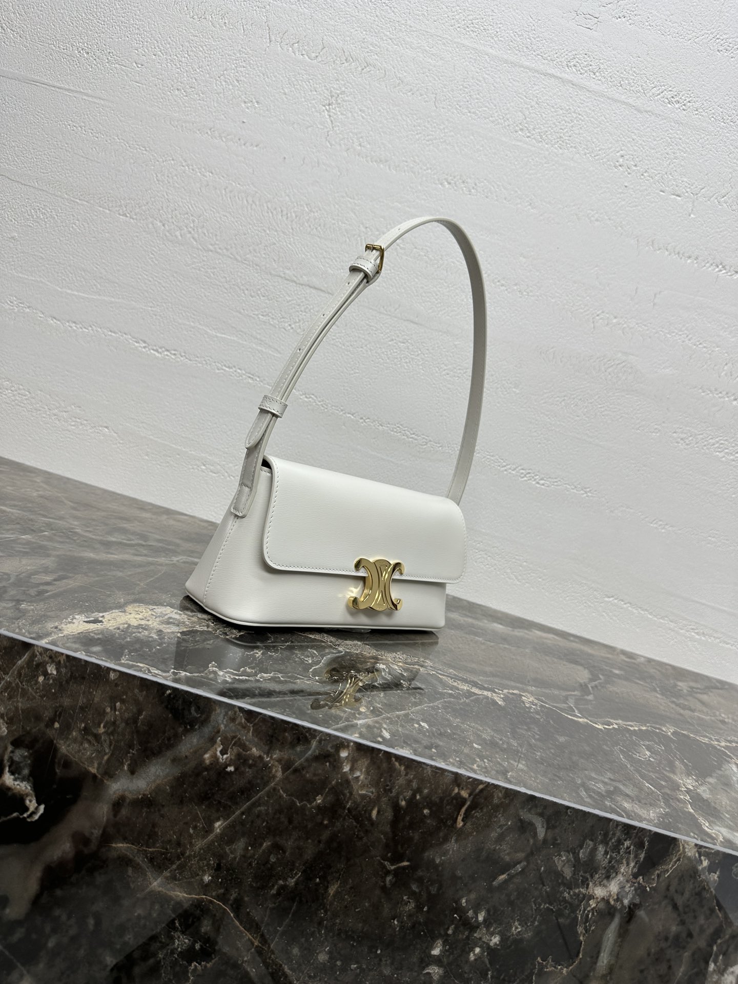 [TOP] CELINE Triomphe Bag 24x11x8cm - 2 Colour