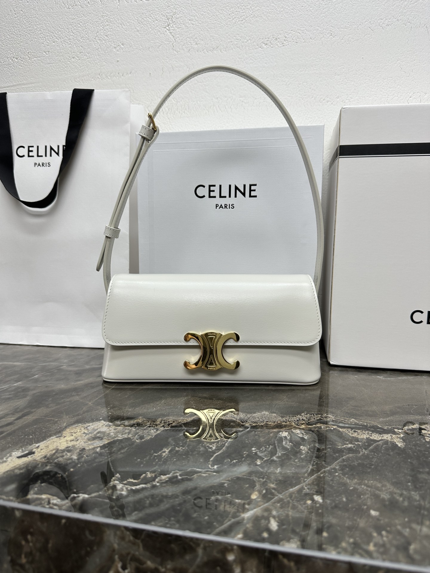 [TOP] CELINE Triomphe Bag 24x11x8cm - 2 Colour