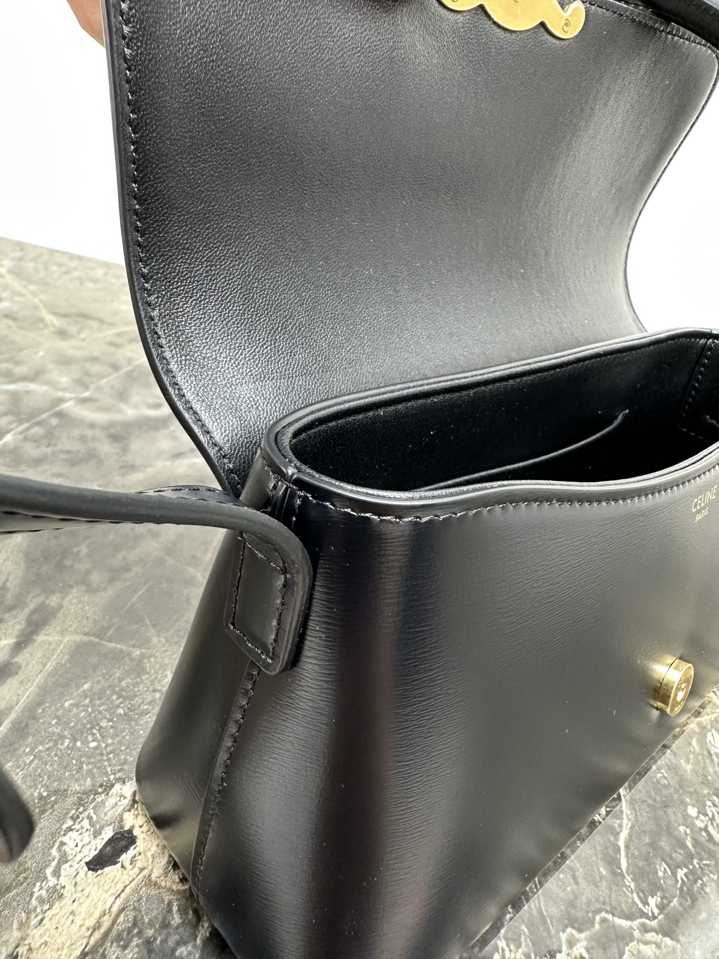 [TOP] CELINE Triomphe Bag 24x11x8cm - 2 Colour