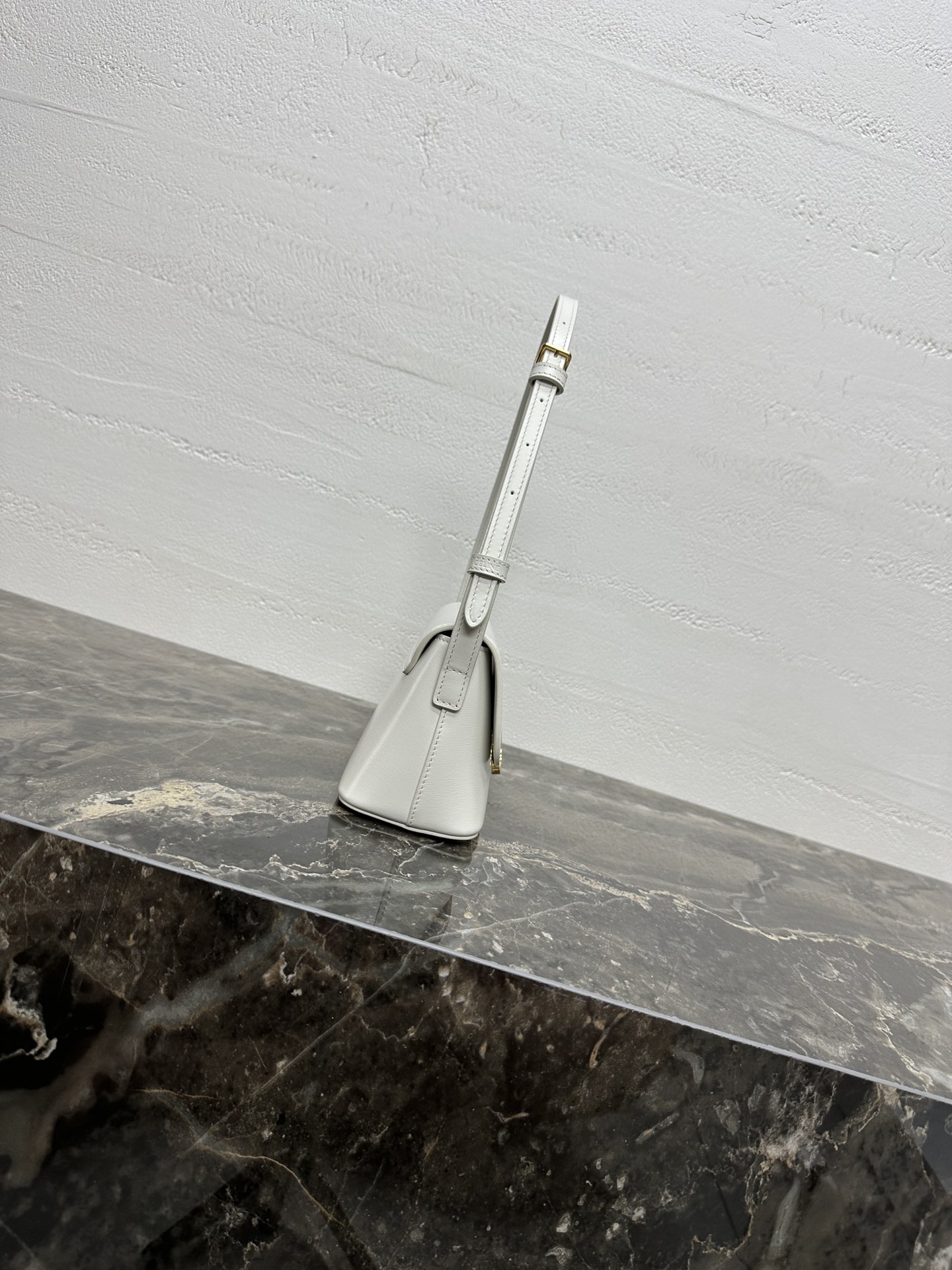 [TOP] CELINE Triomphe Bag 24x11x8cm - 2 Colour