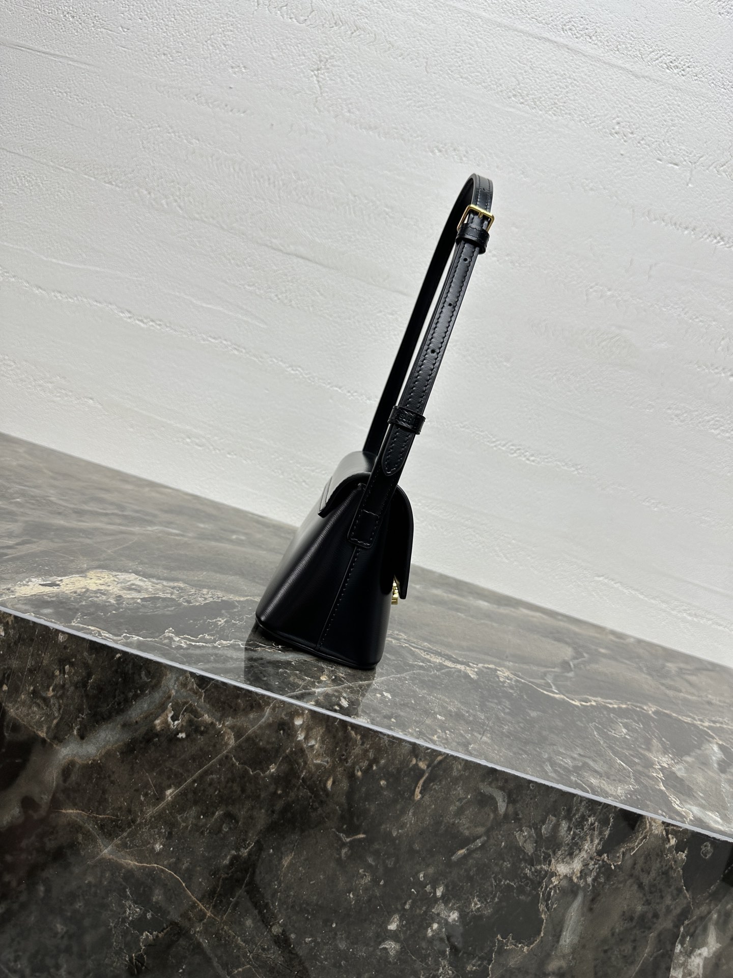 [TOP] CELINE Triomphe Bag 24x11x8cm - 2 Colour