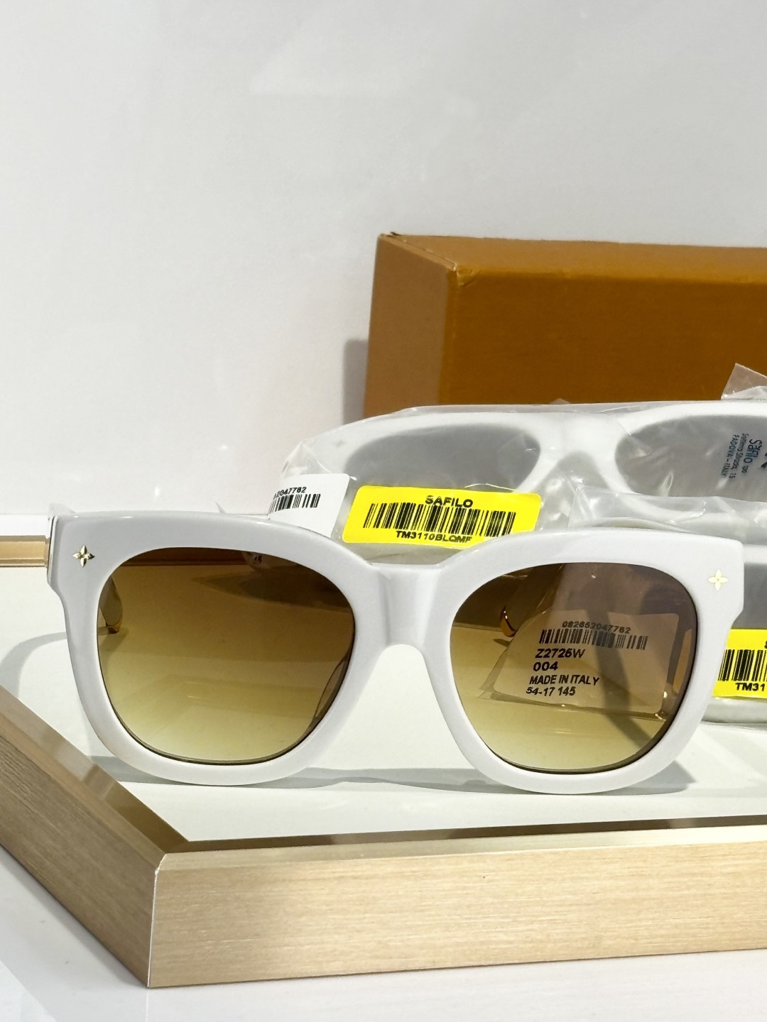 [TOP] Louis Vuitton LV Sunglasses - White