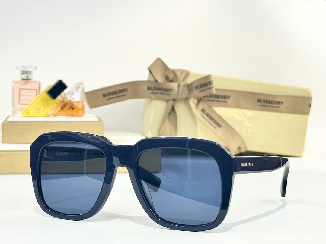 [TOP] BURBERRY Sunglasses - 4 Colors