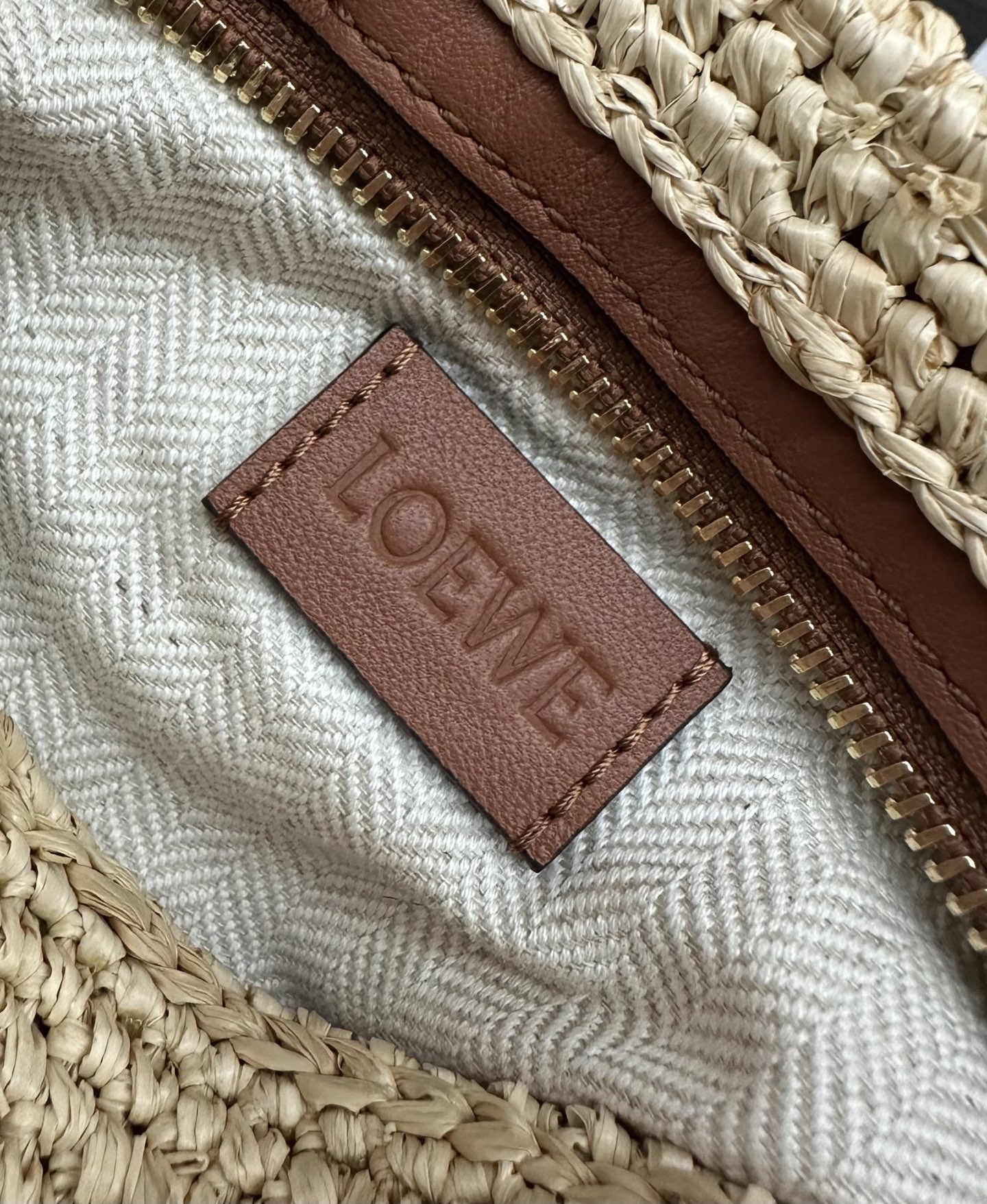 [TOP] LOEWE Slit Pochette Bag 27x17x9cm - Apricot