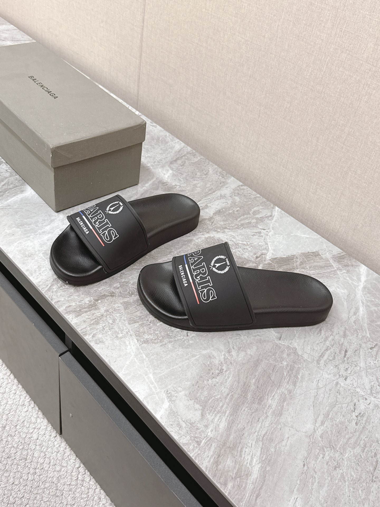 [TOP] BALENCIAGA Men's/ Women's Slides - 2 Colors