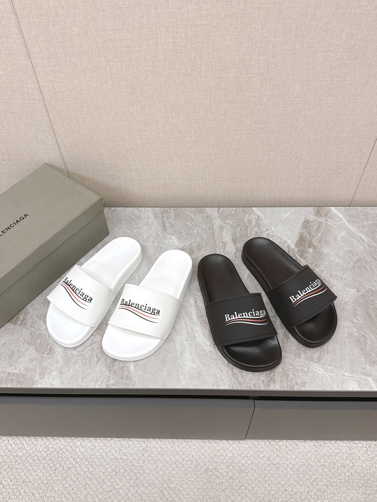 [TOP] BALENCIAGA Men's/ Women's Slides - 2 Colors