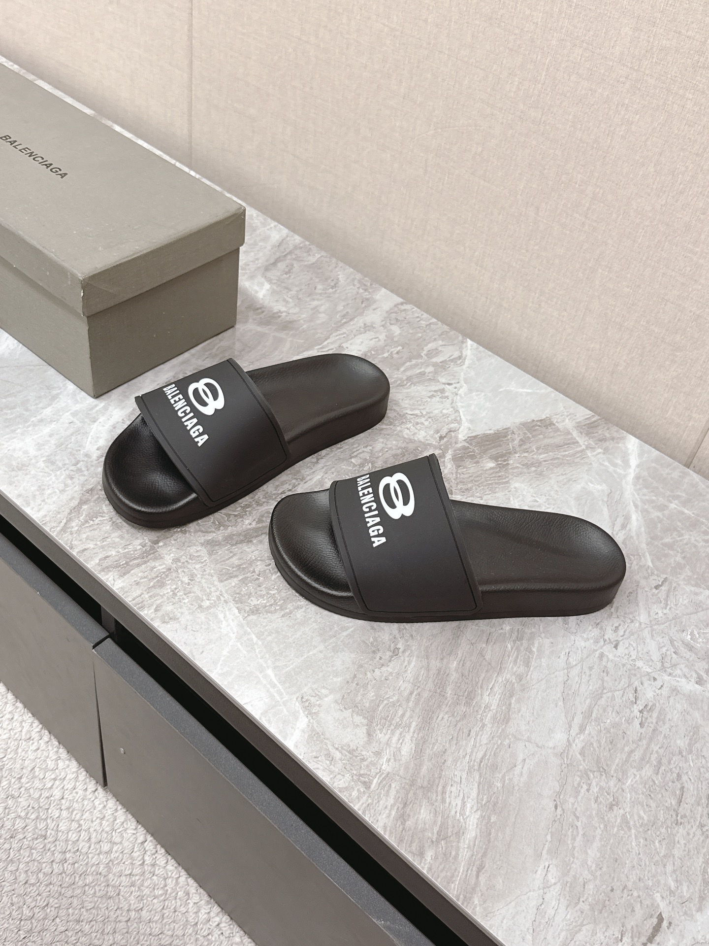 [TOP] BALENCIAGA Men's/ Women's Slides - 2 Colors