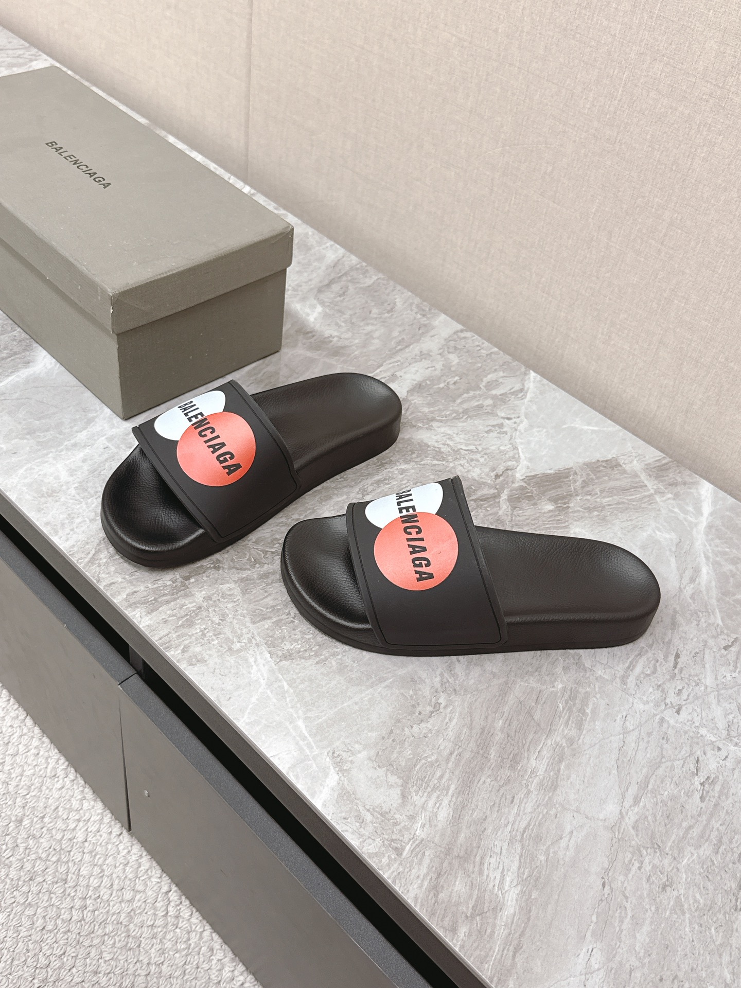 [TOP] BALENCIAGA Men's/ Women's Slides - 2 Colors