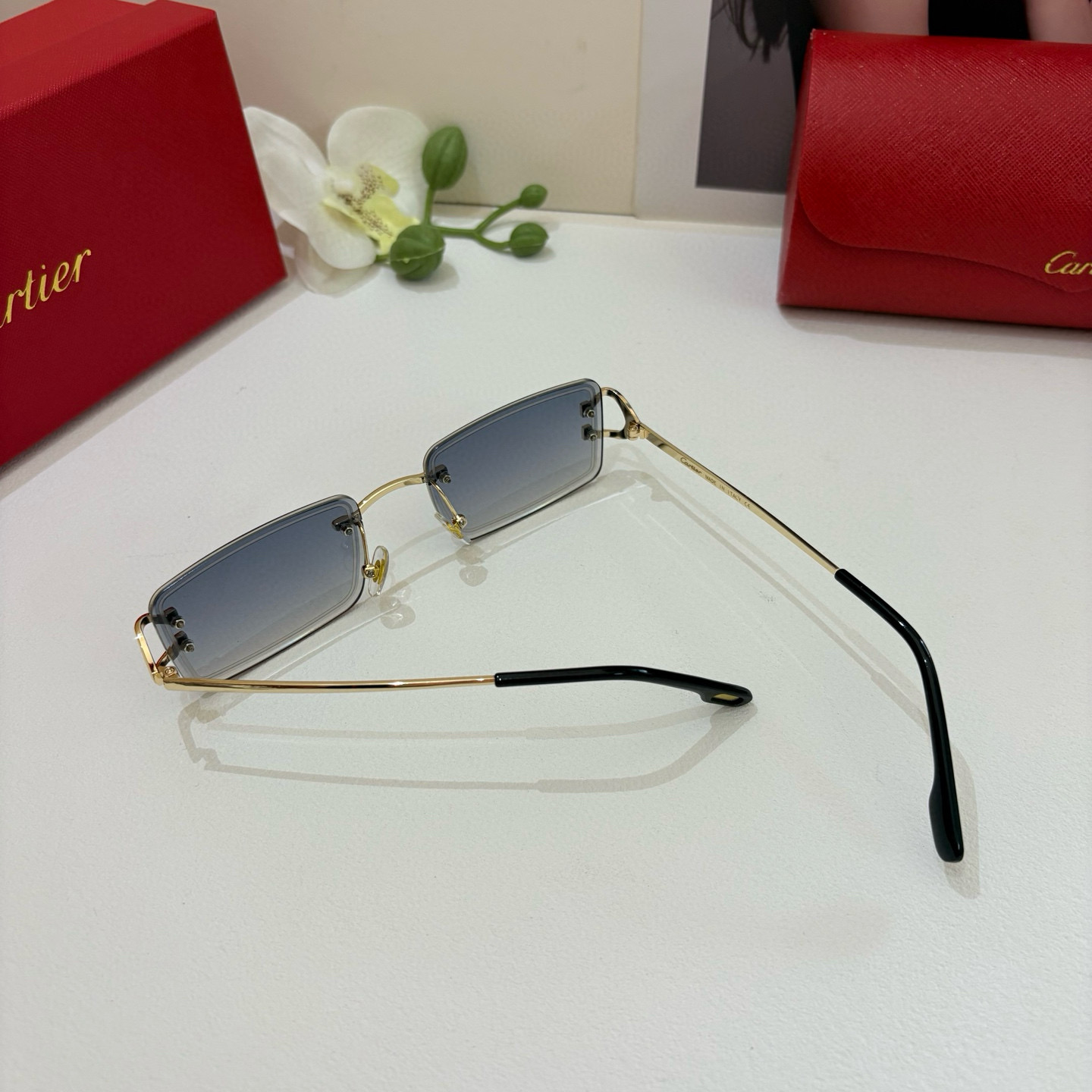 [TOP] Cartier Sunglasses - Gold