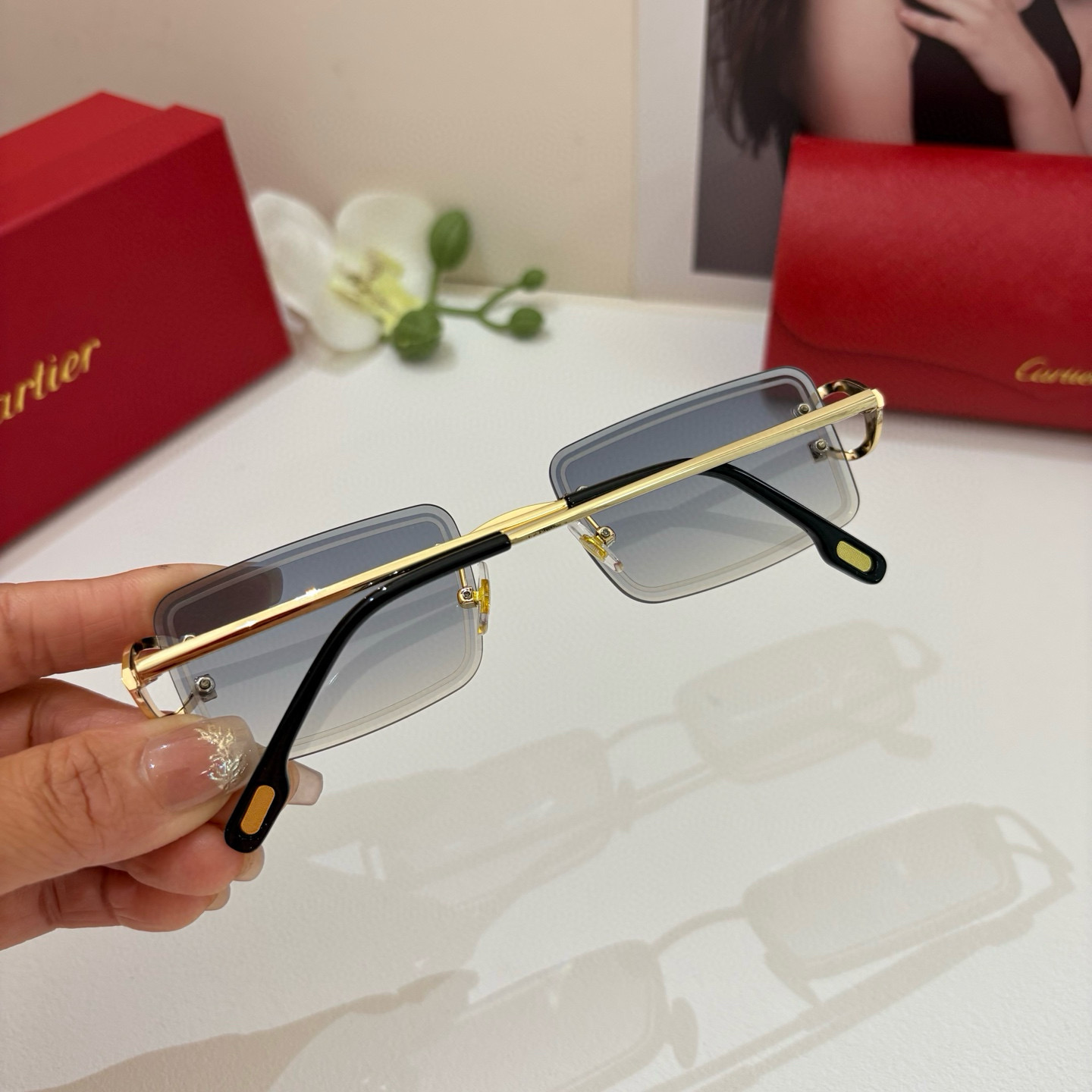 [TOP] Cartier Sunglasses - Gold