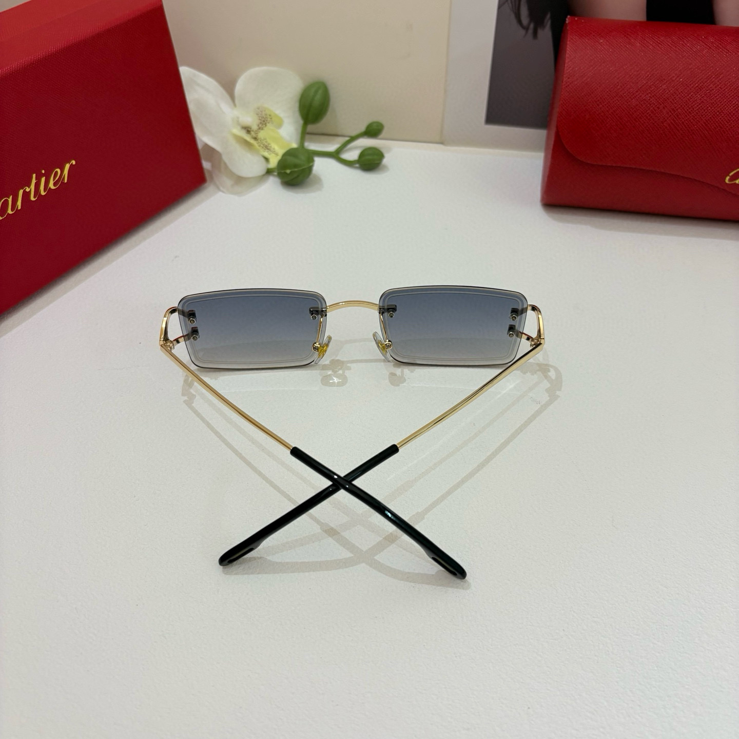 [TOP] Cartier Sunglasses - Gold