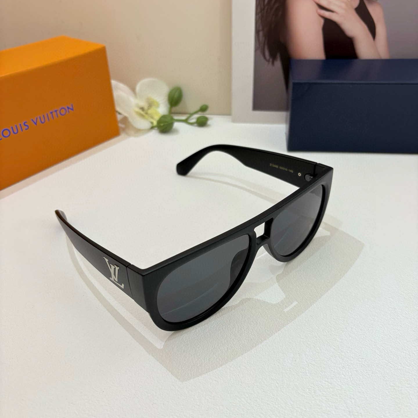 [TOP] Louis Vuitton LV Sunglasses - 3 Colors