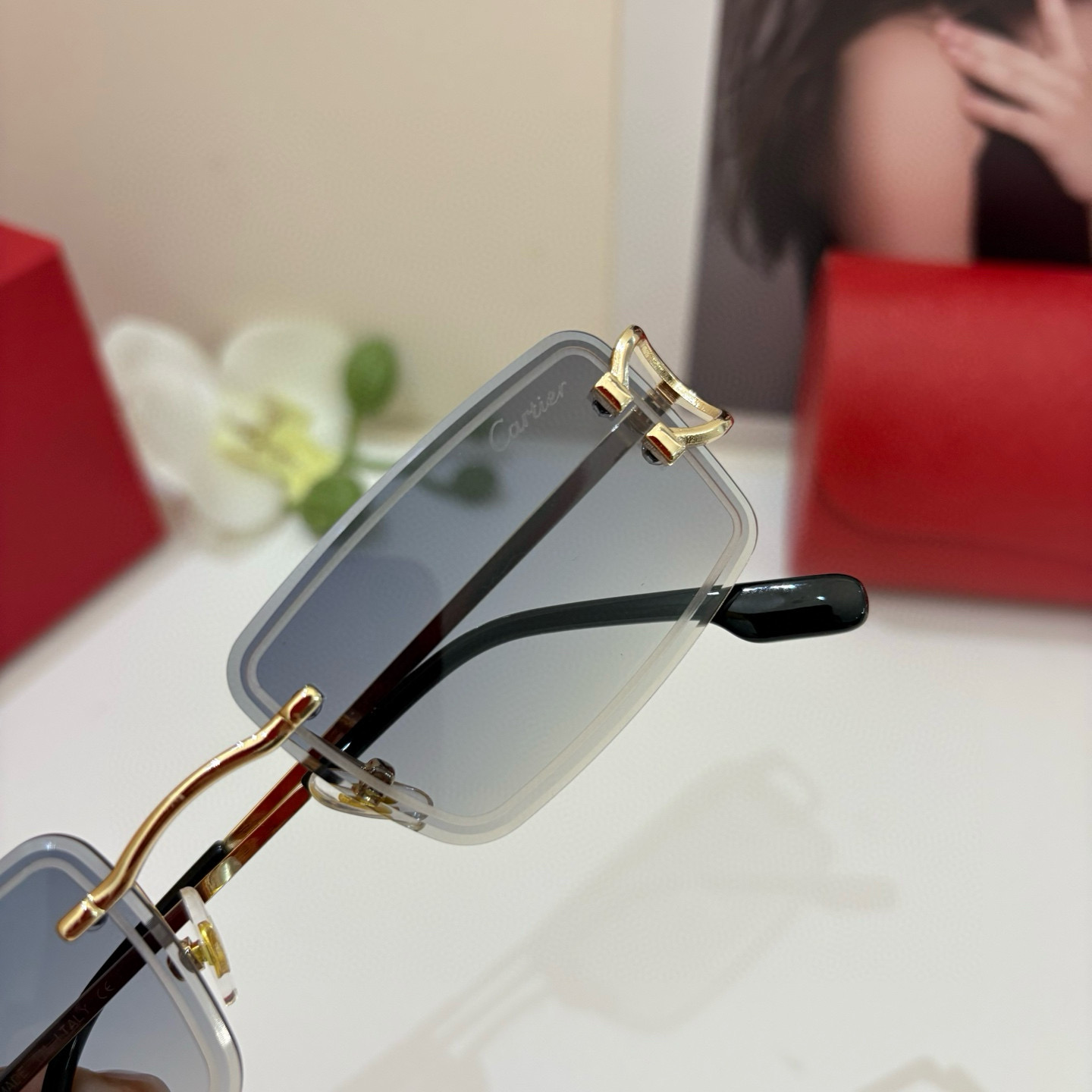 [TOP] Cartier Sunglasses - Gold