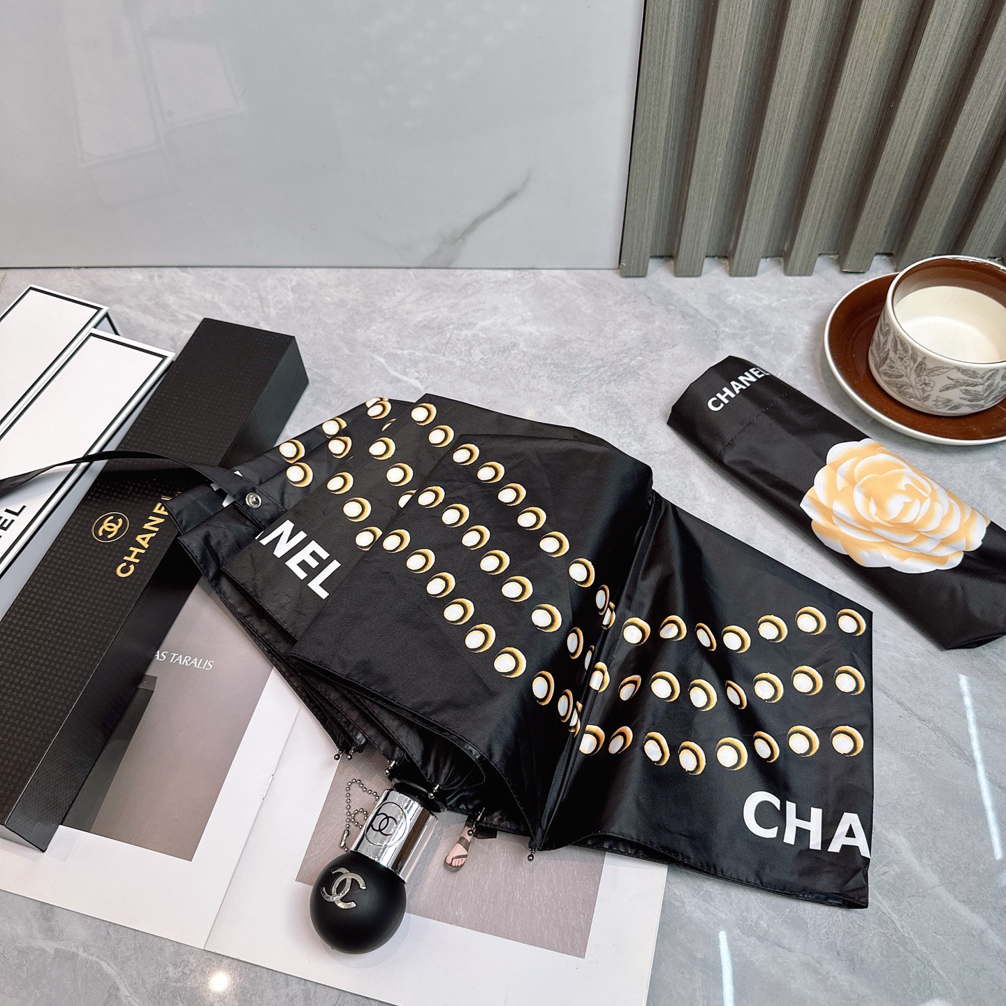 [TOP] CHANEL Umbrella - Black