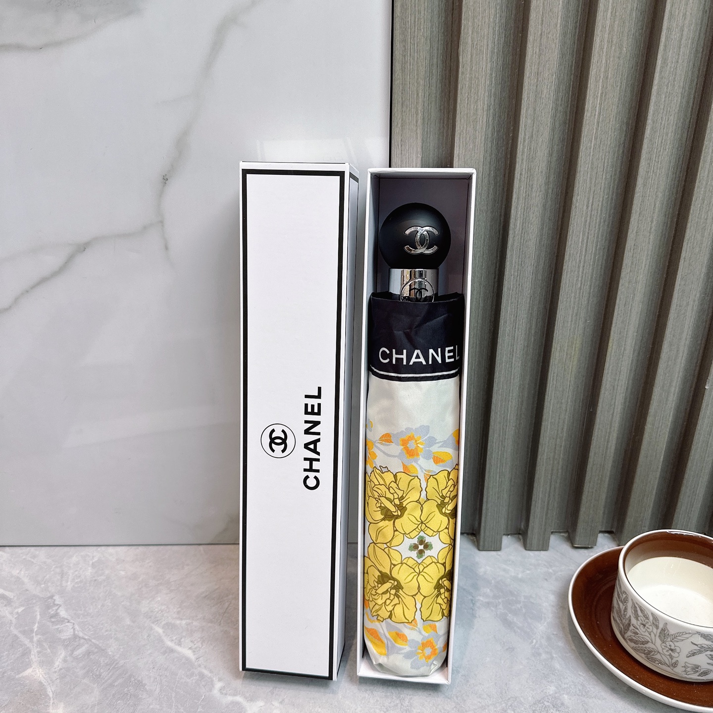 [TOP] CHANEL Umbrella - White