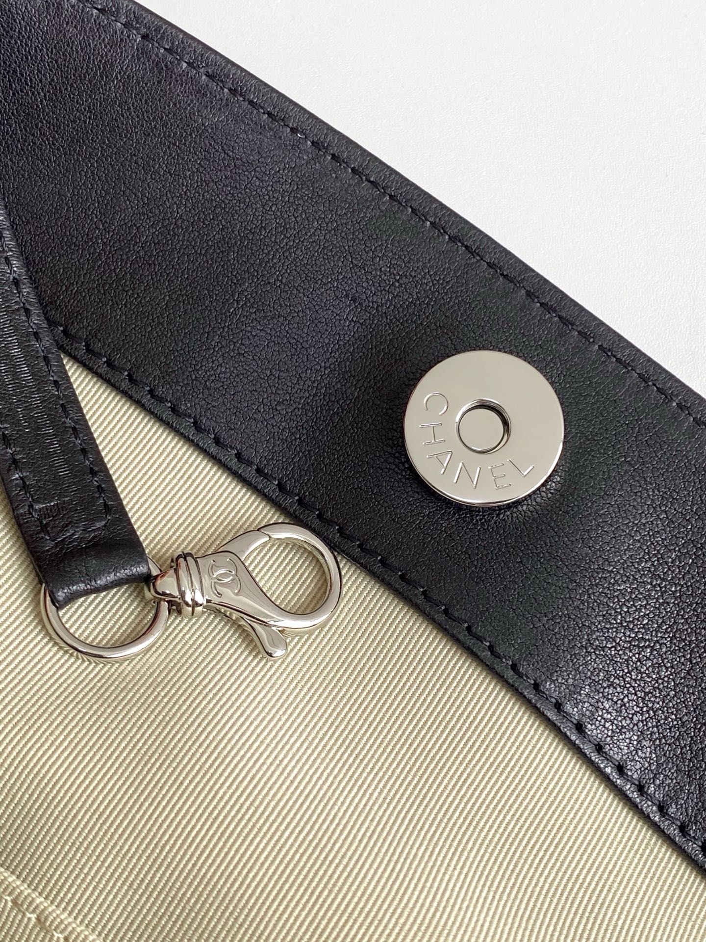 [TOP] CHANEL Second-Hand Bag 33*22*8cm - Black&SHW