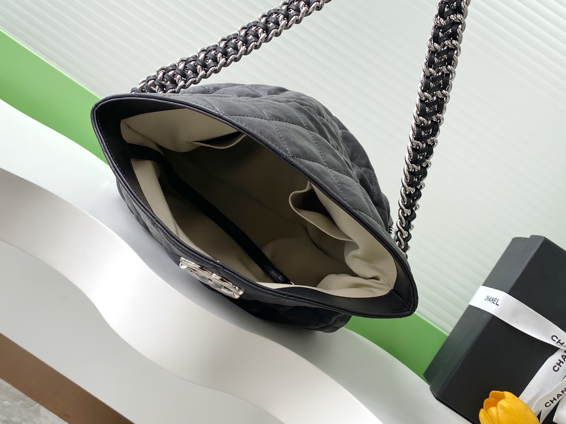 [TOP] CHANEL Second-Hand Bag 33*22*8cm - Black&SHW