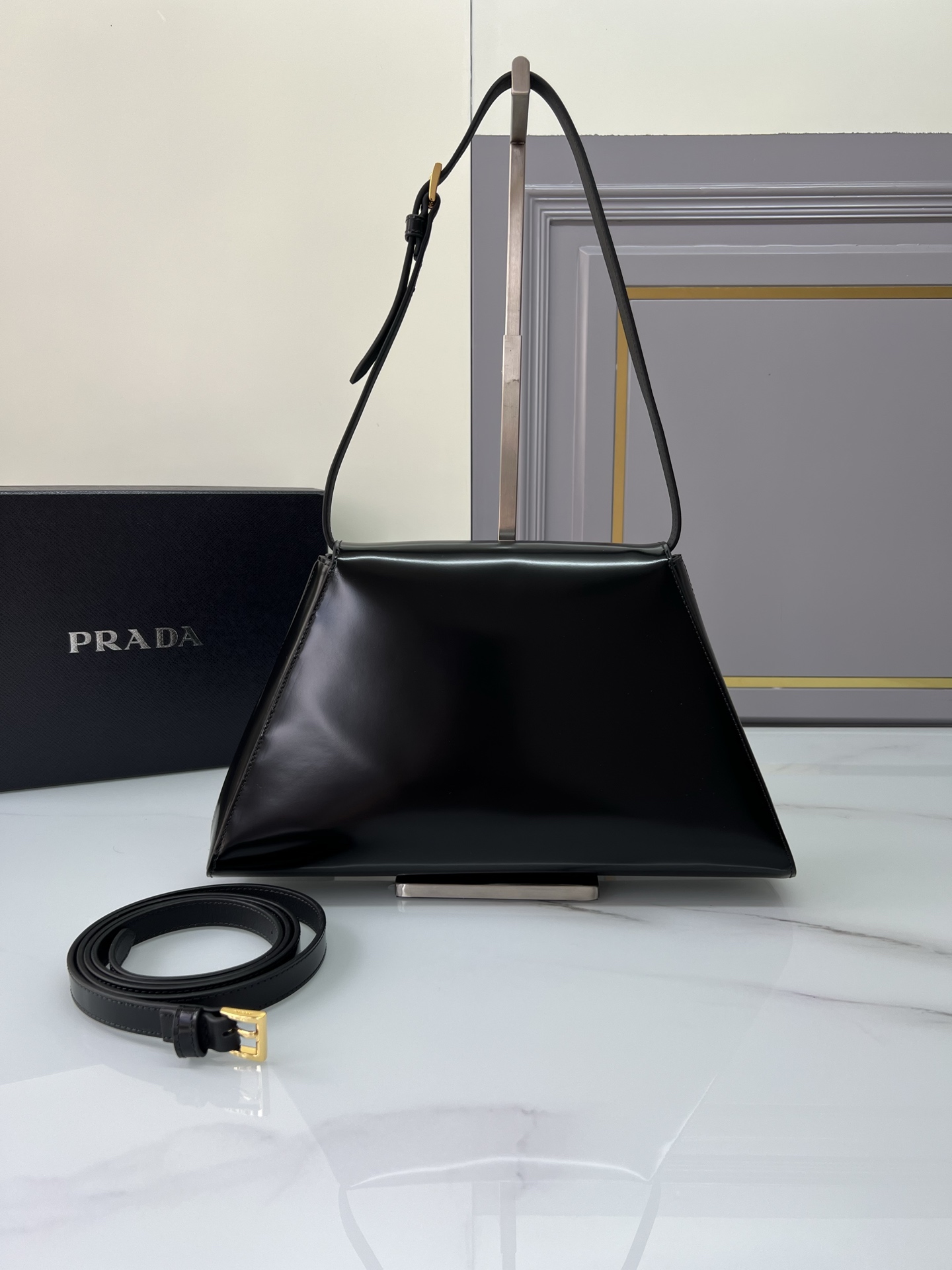 [TOP] PRADA Shoulder Bag Glossy Calfskin with Lambskin Lining 34*19*8 cm - Black