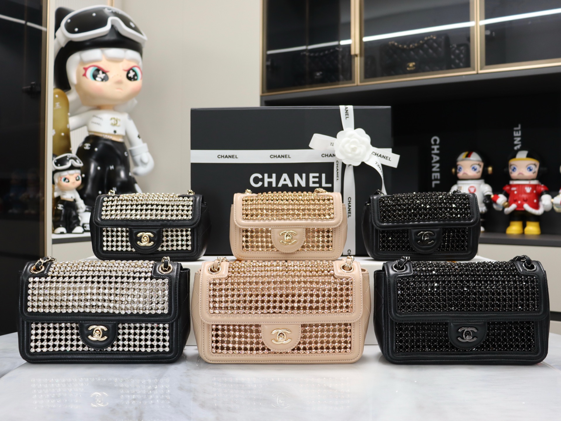 [TOP] CHANEL Hollowed-Out Shiny Crystal 16*13*4.5cm/22.5*14.5*6.5cm - 3 Color