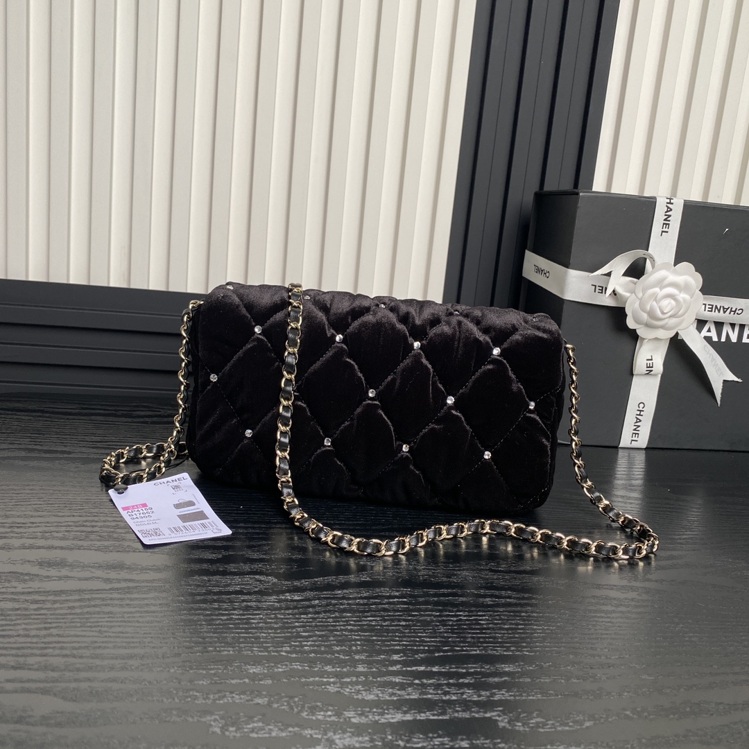 [TOP] CHANEL Crossbody Bag Velvet 13×23×5cm - Black