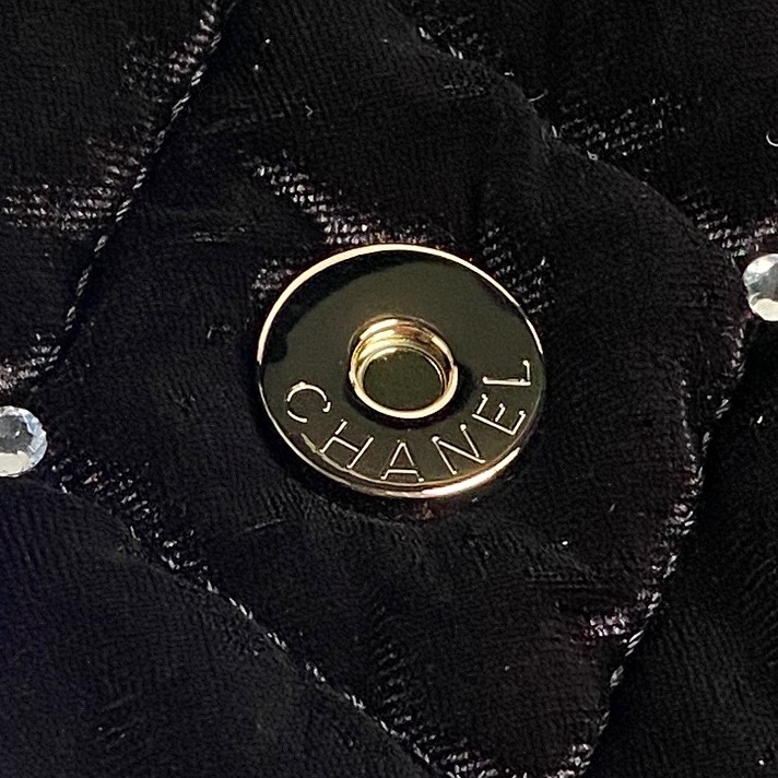[TOP] CHANEL Crossbody Bag Velvet 13×23×5cm - Black