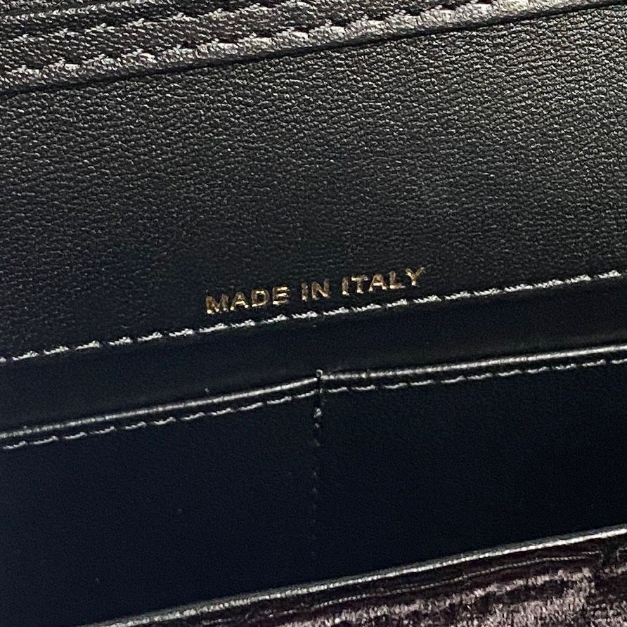 [TOP] CHANEL Crossbody Bag Velvet 13×23×5cm - Black